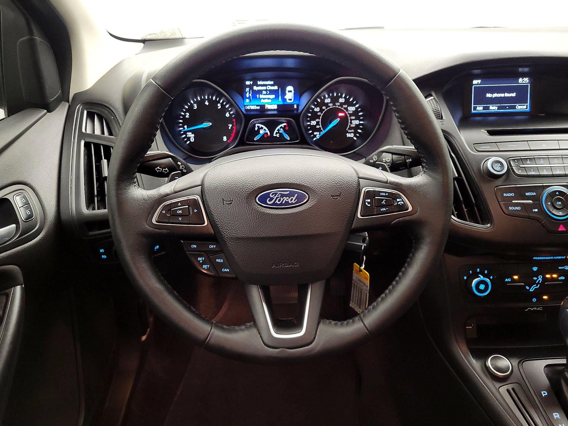 Thumbnail: 2016 Ford Focus - 10