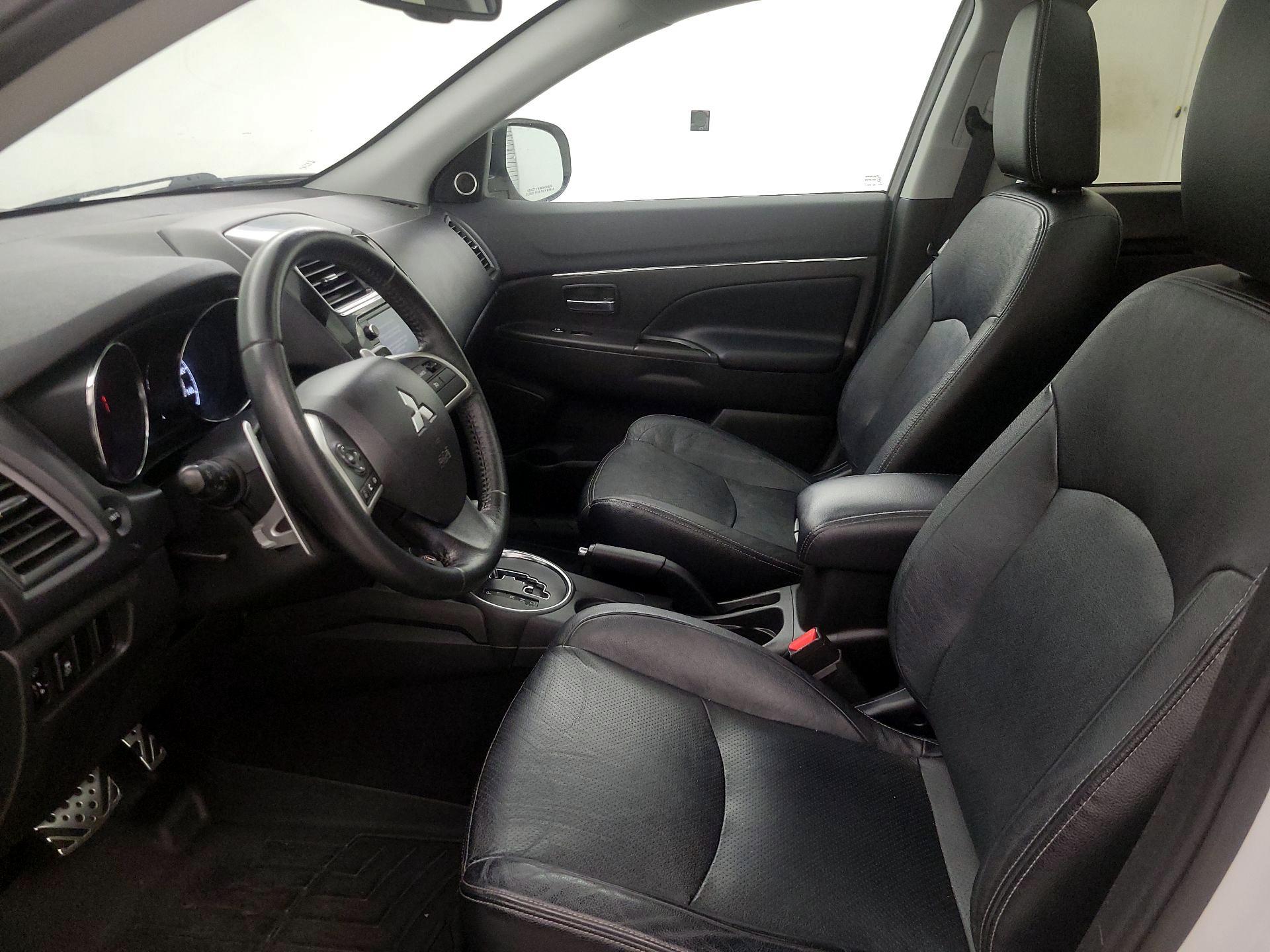 Thumbnail: 2015 Mitsubishi Outlander Sport - 11