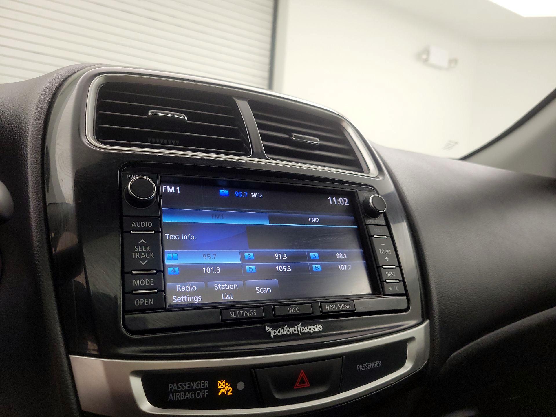 Thumbnail: 2015 Mitsubishi Outlander Sport - 16
