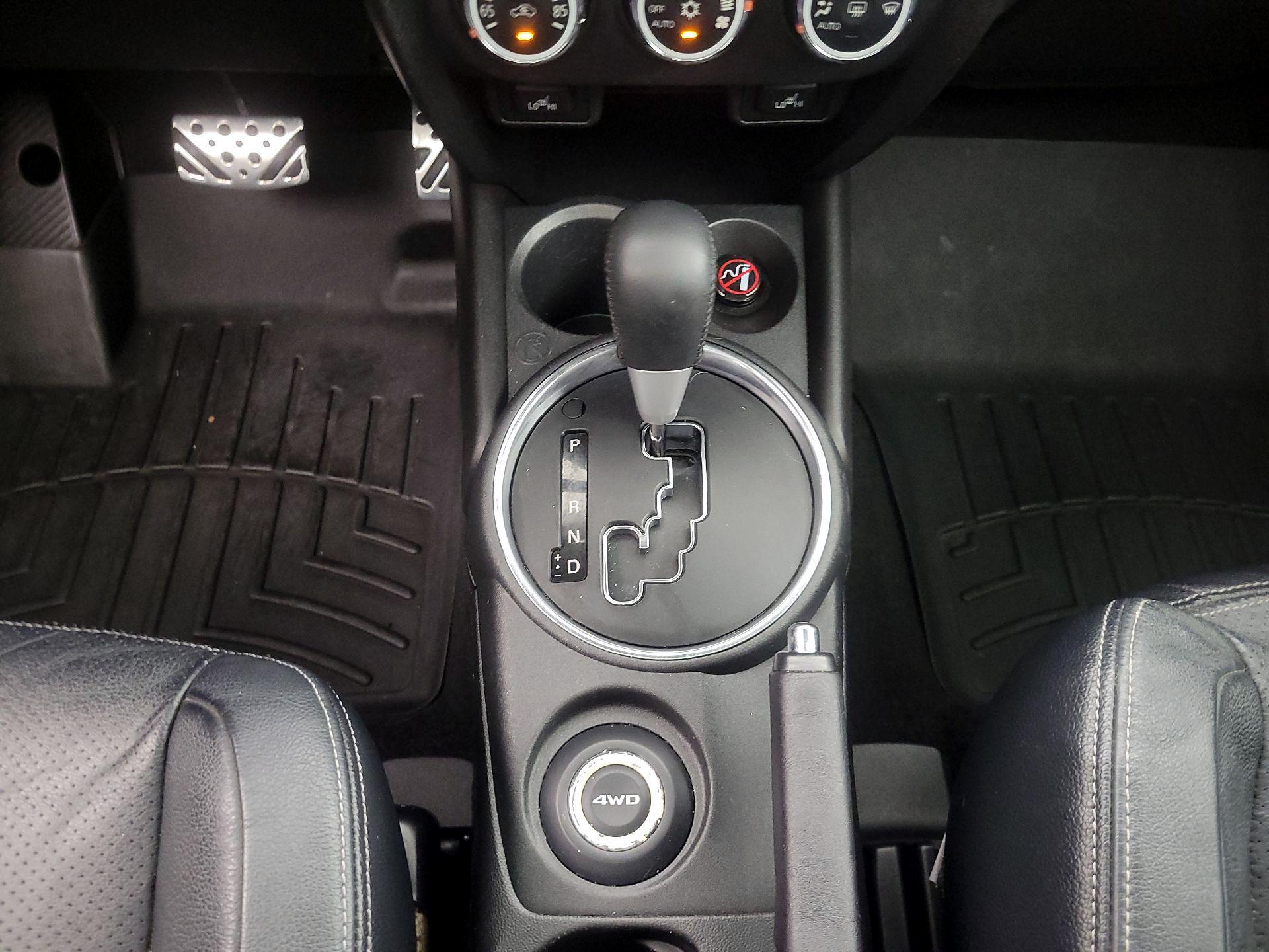 Thumbnail: 2015 Mitsubishi Outlander Sport - 18