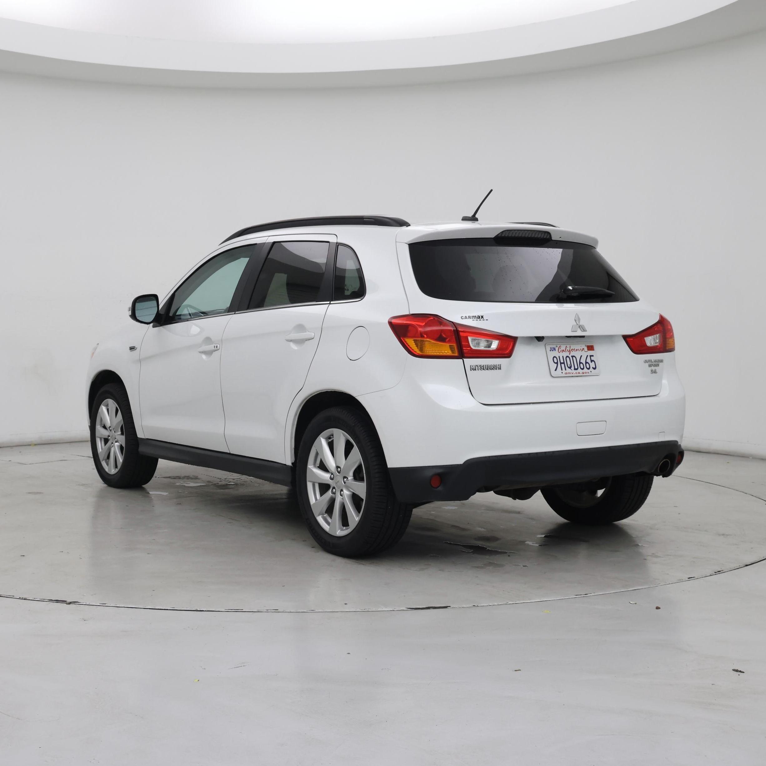 Thumbnail: 2015 Mitsubishi Outlander Sport - 2