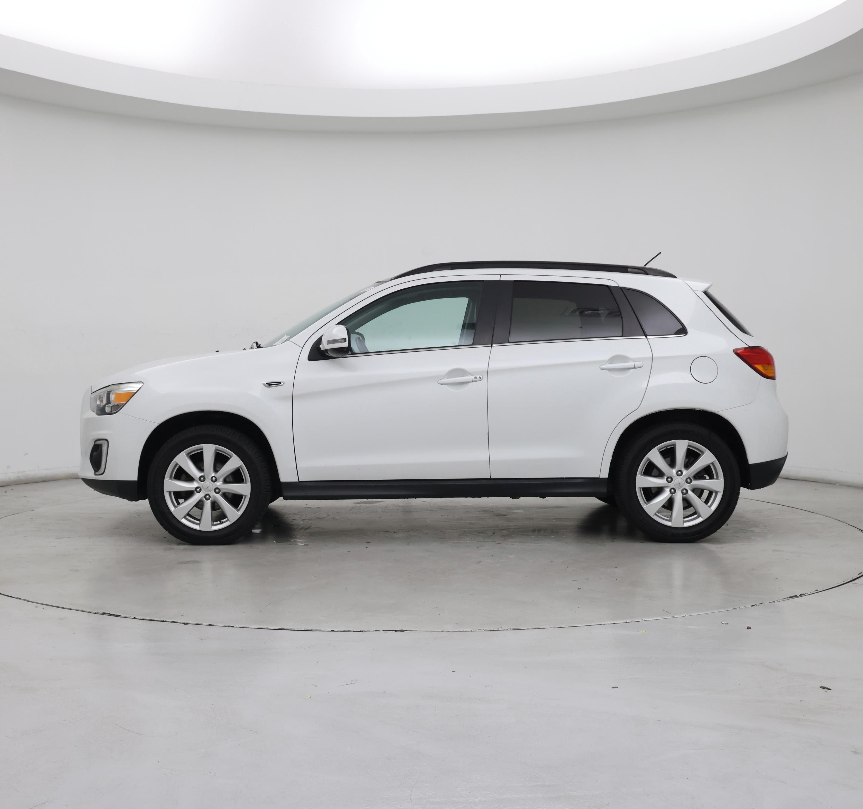 Thumbnail: 2015 Mitsubishi Outlander Sport - 3
