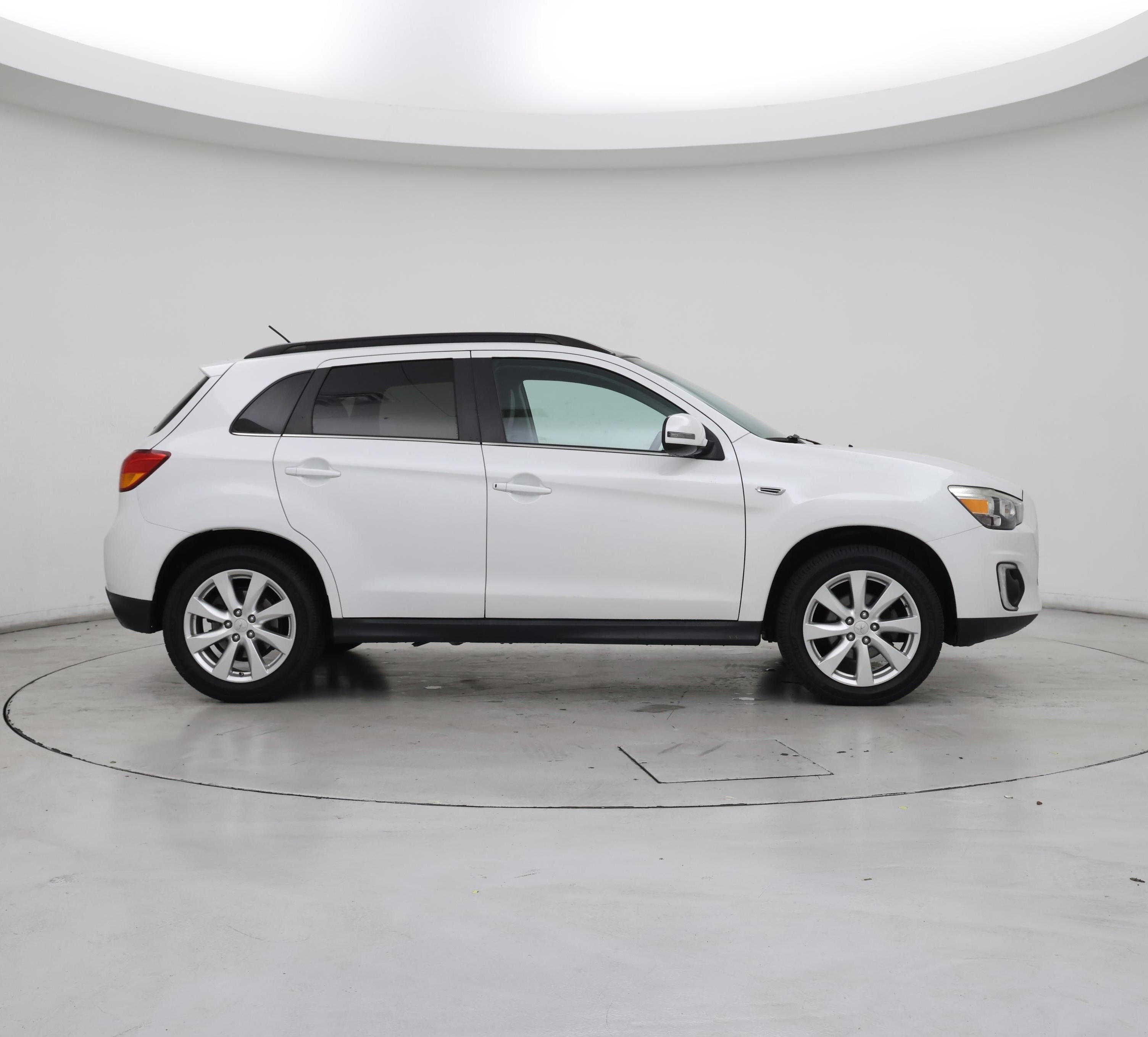 Thumbnail: 2015 Mitsubishi Outlander Sport - 7