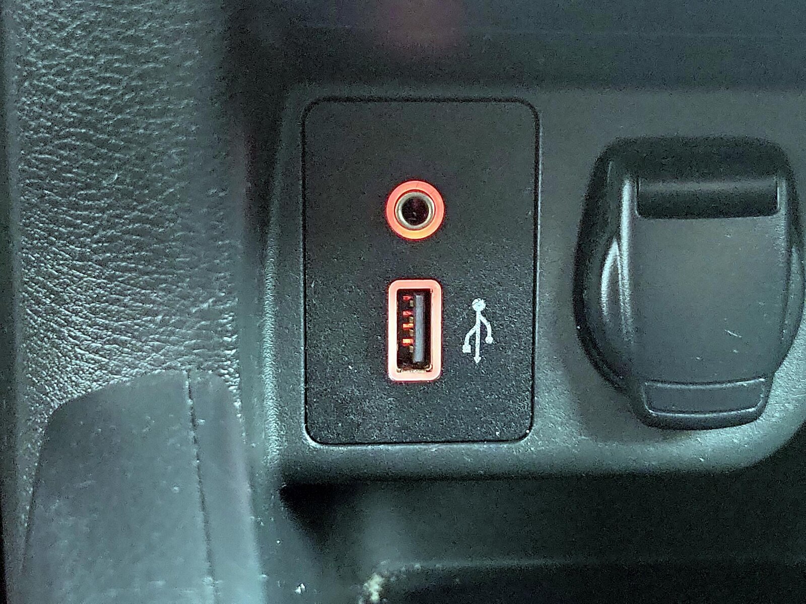 2020 Nissan Versa Sedan SR - Photo 18