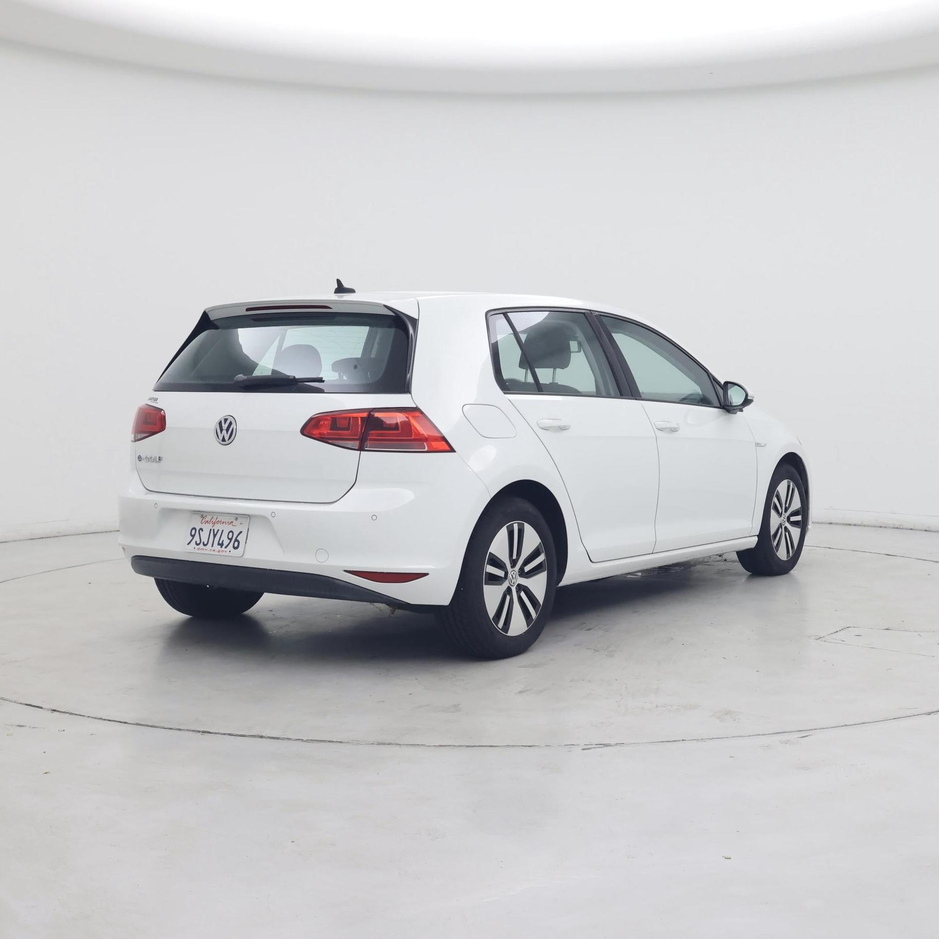 Thumbnail: 2016 Volkswagen e-Golf - 8