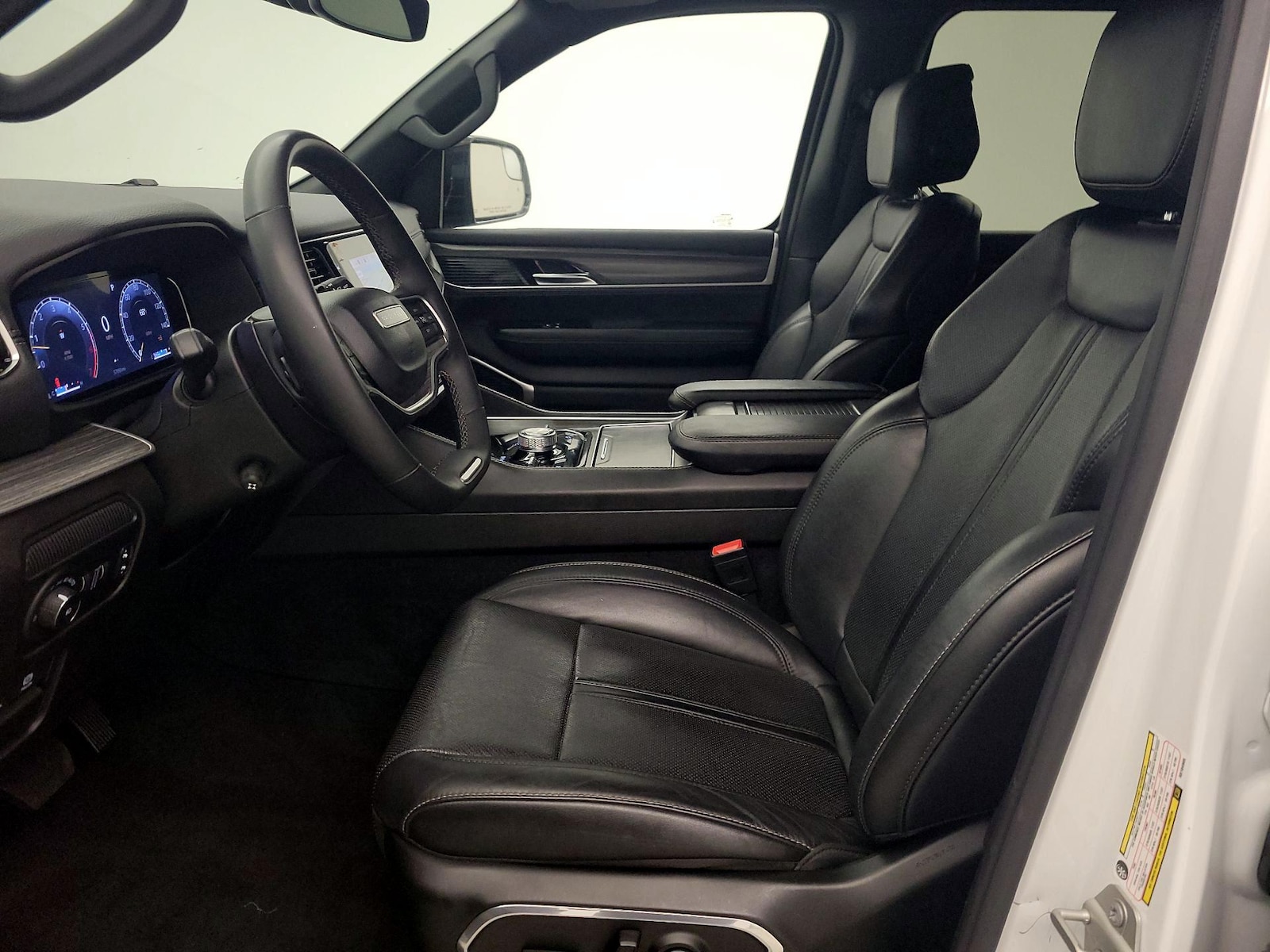2024 Jeep Wagoneer Series III - Photo 12