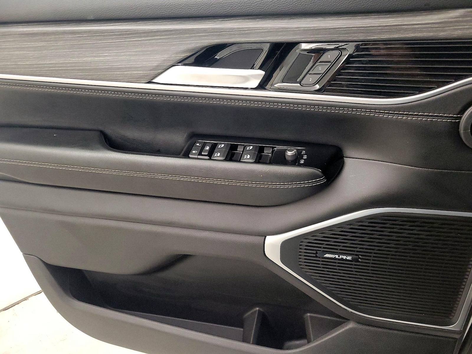 2024 Jeep Wagoneer Series III - Photo 13
