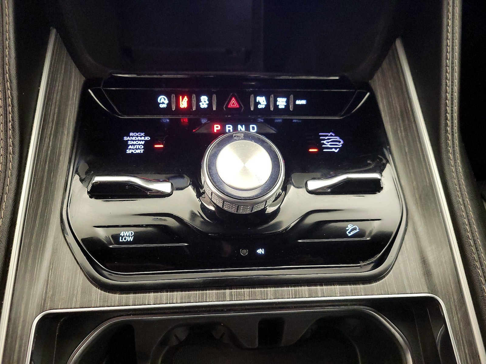 2024 Jeep Wagoneer Series III - Photo 19