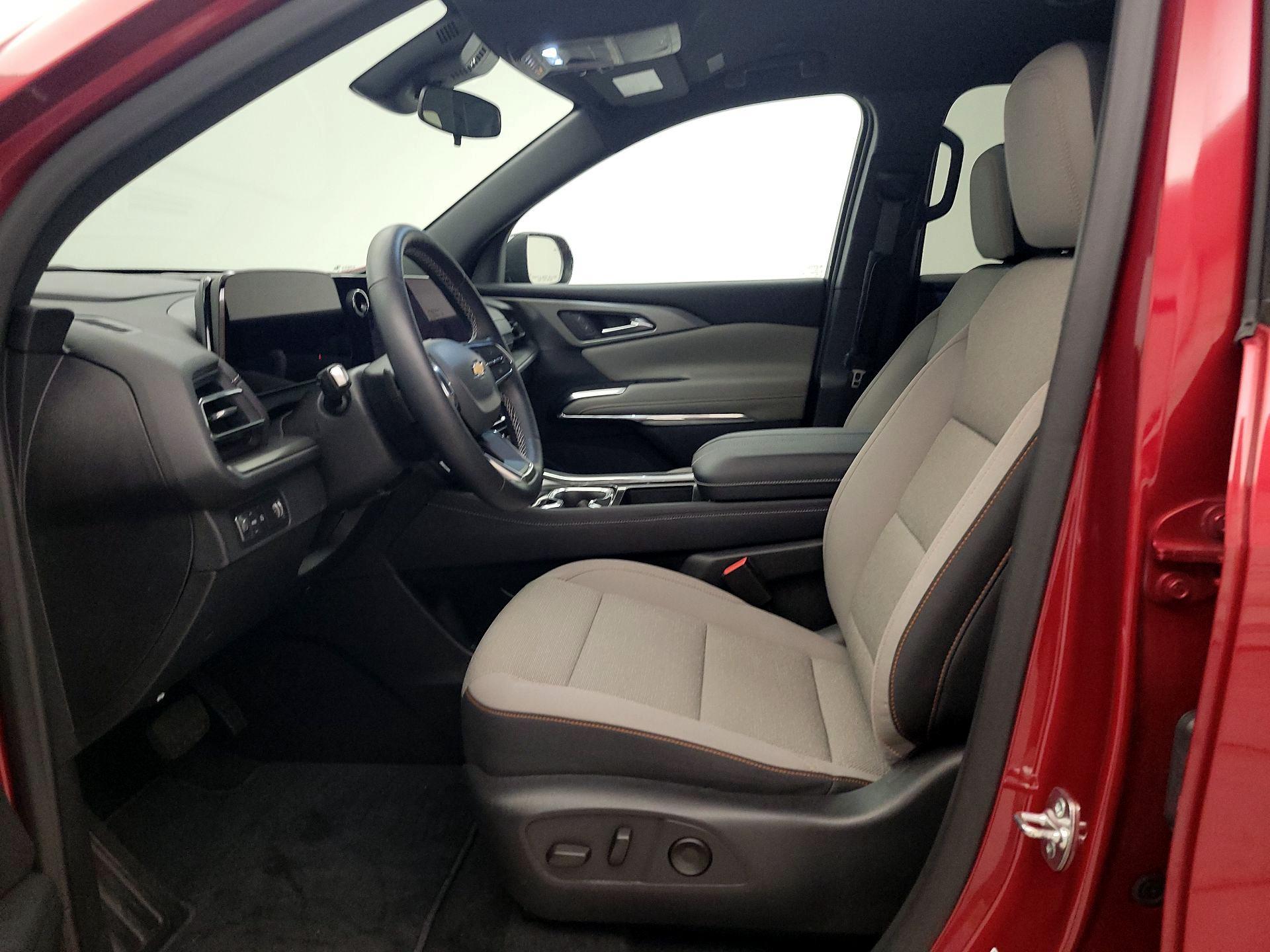 Thumbnail: 2025 Chevrolet Traverse - 11