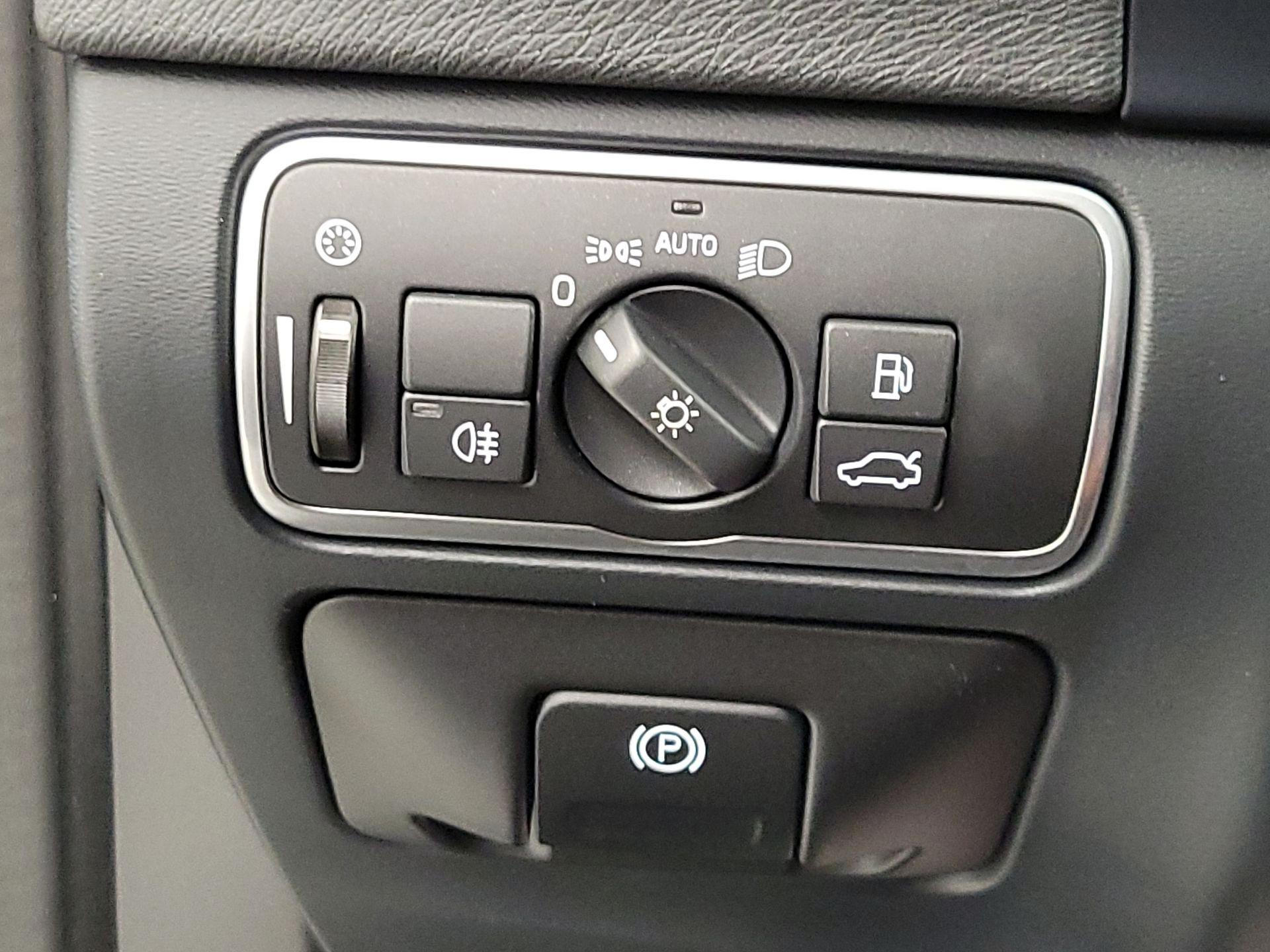 Thumbnail: 2016 Volvo S60 - 13