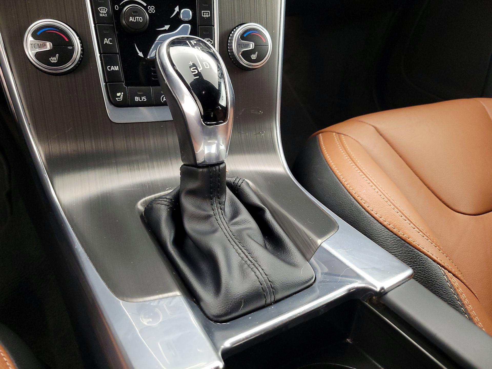 Thumbnail: 2016 Volvo S60 - 17