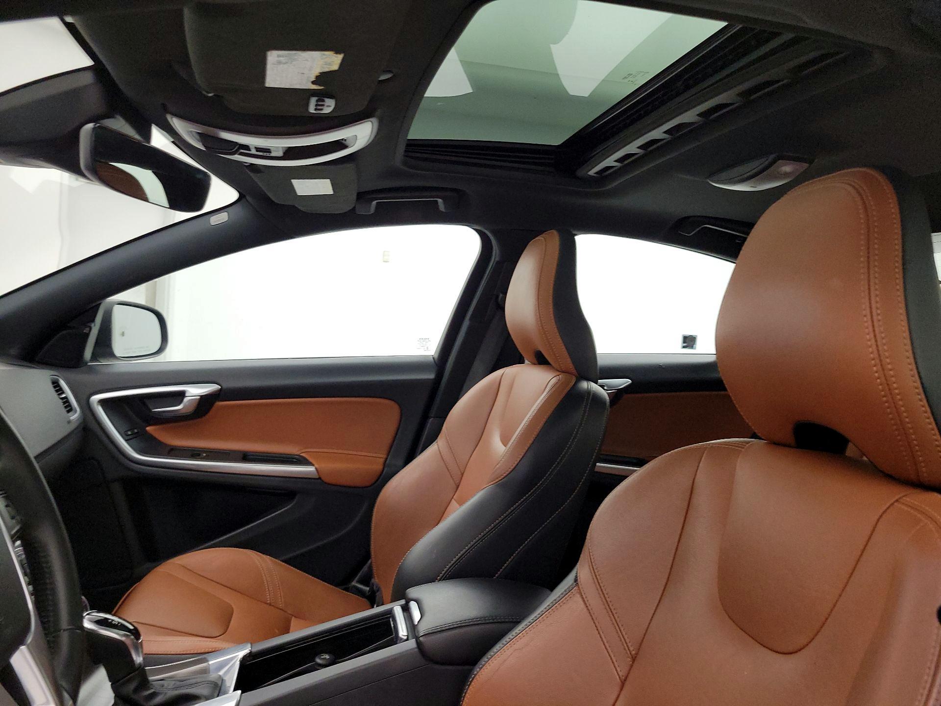 Thumbnail: 2016 Volvo S60 - 18