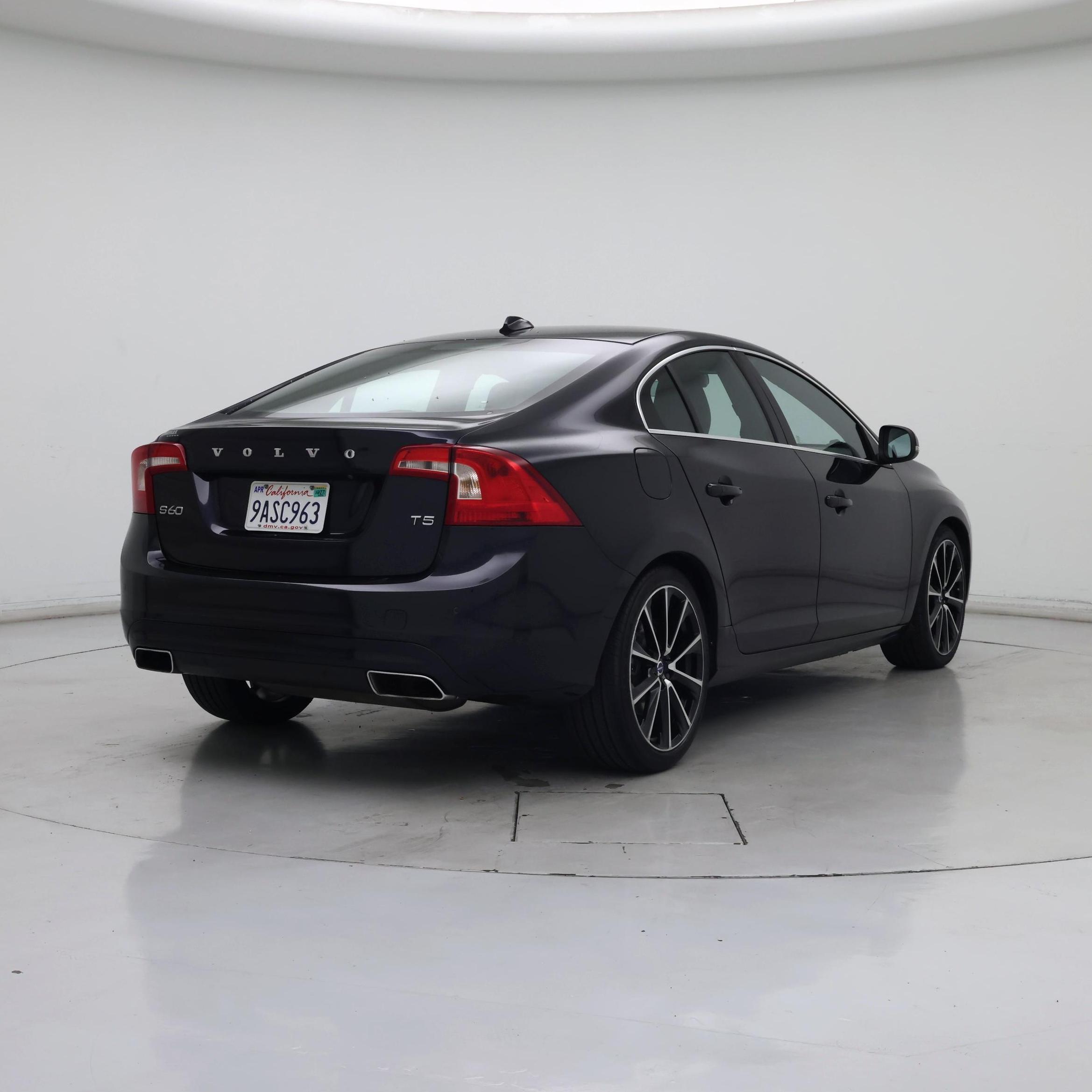 Thumbnail: 2016 Volvo S60 - 8