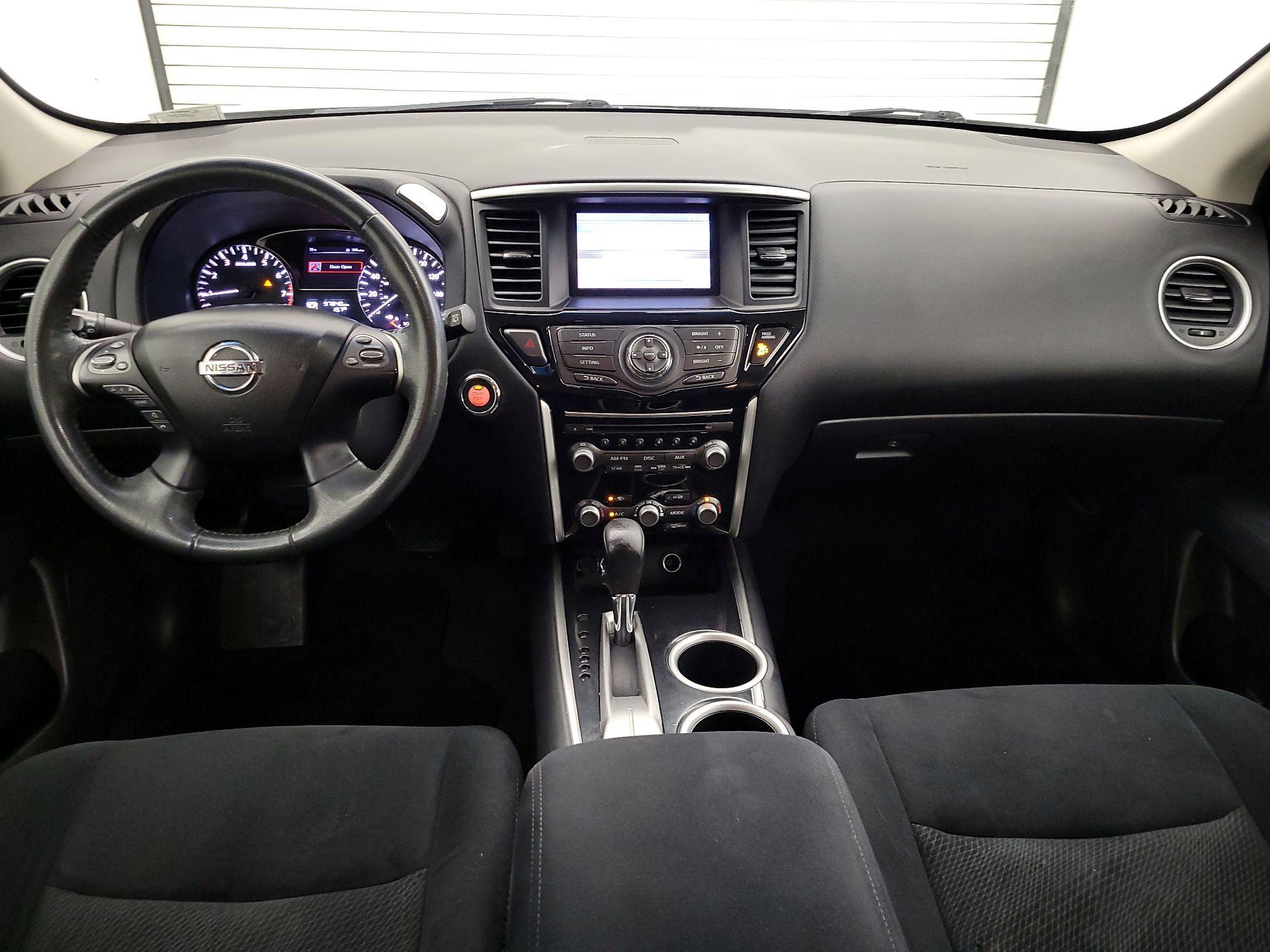 Thumbnail: 2015 Nissan Pathfinder - 9