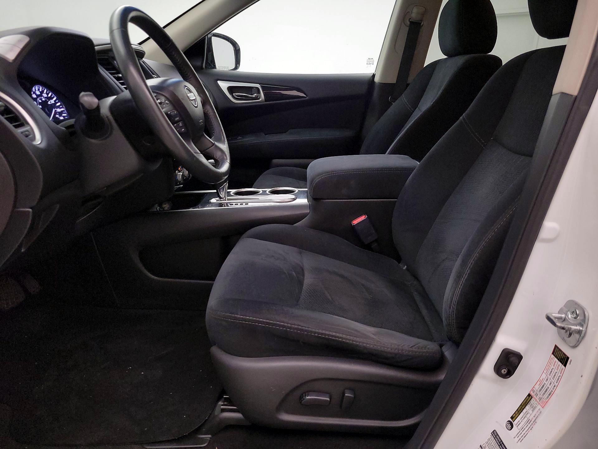 Thumbnail: 2015 Nissan Pathfinder - 11