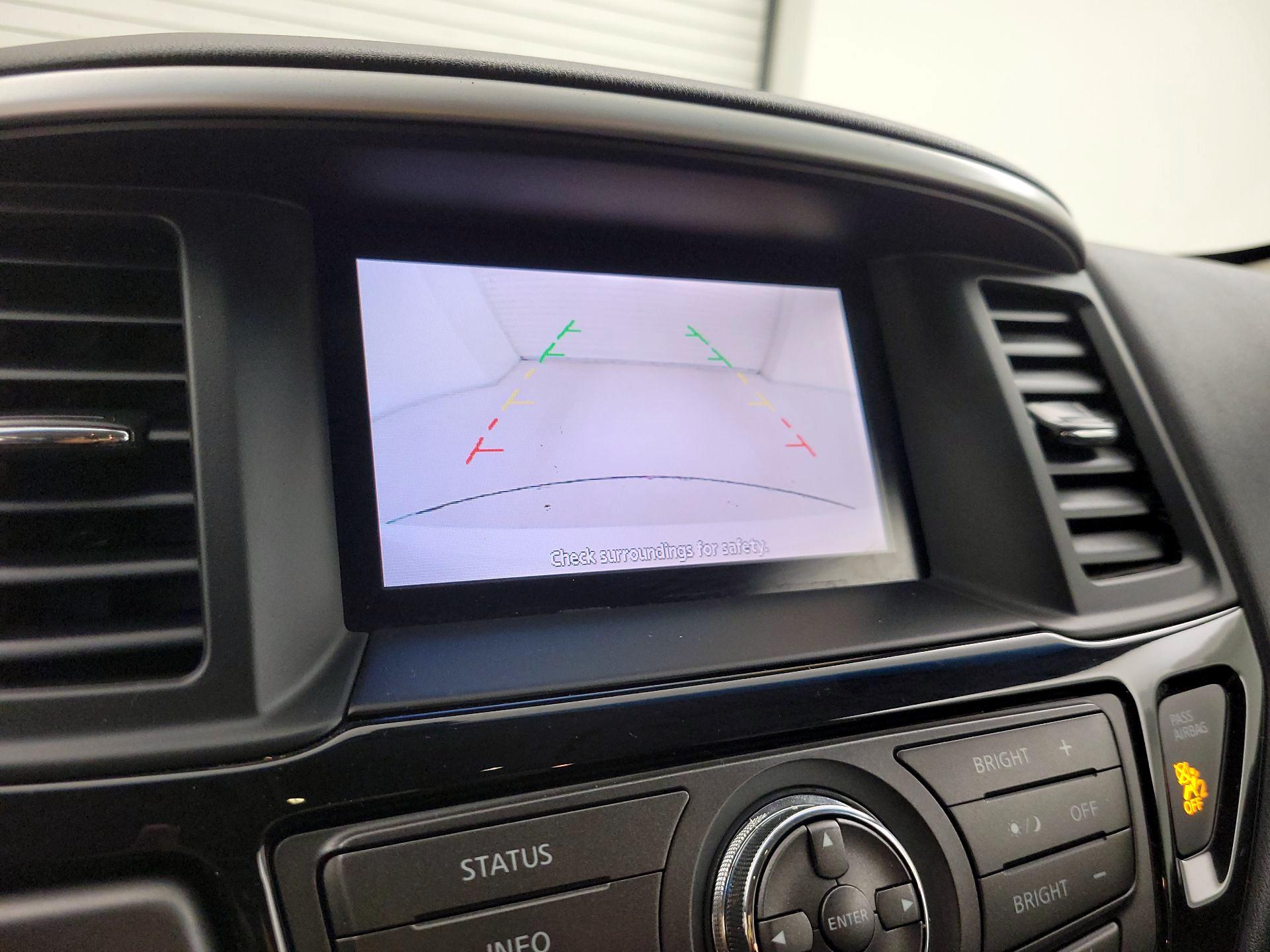 Thumbnail: 2015 Nissan Pathfinder - 14