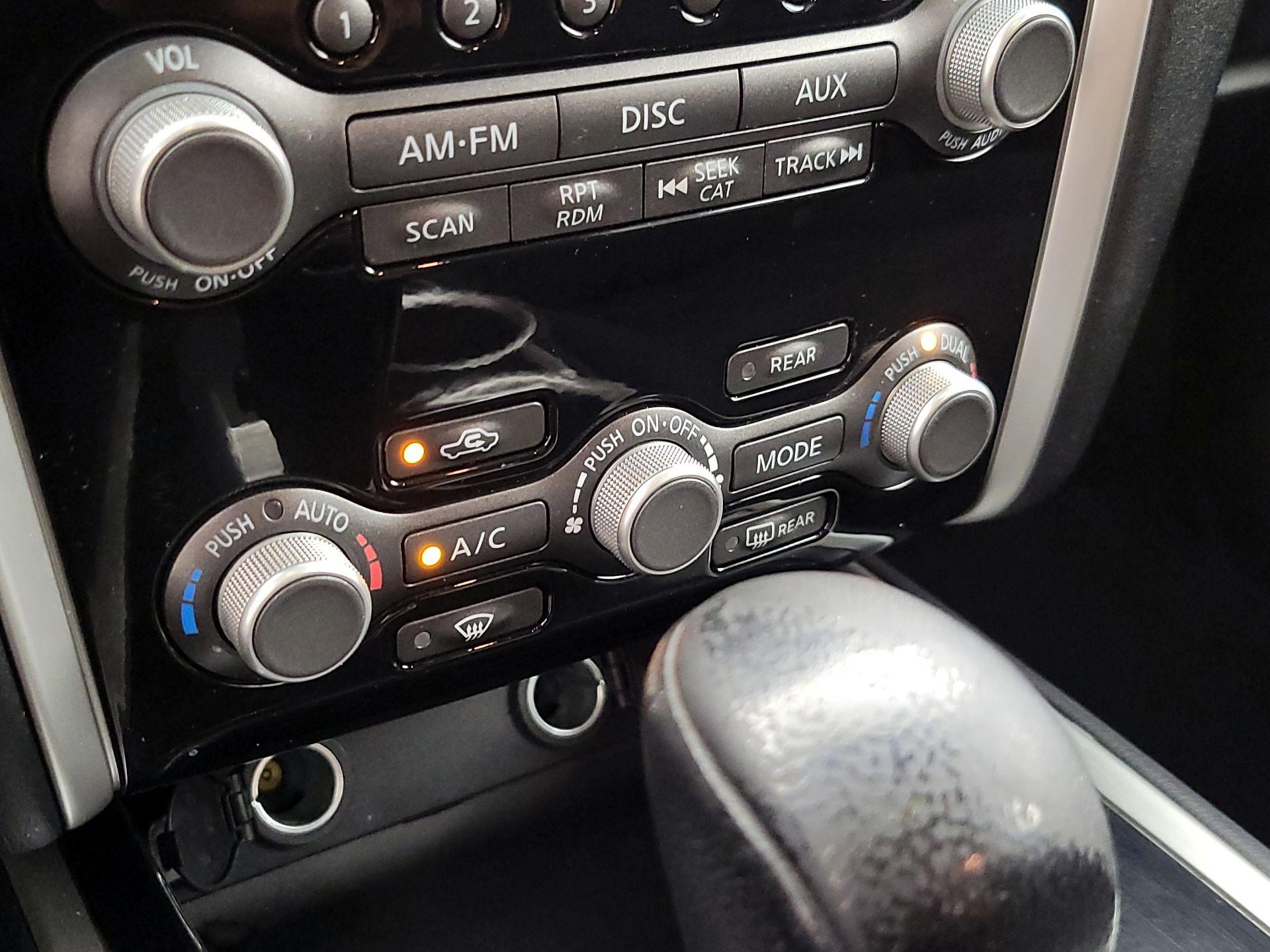 Thumbnail: 2015 Nissan Pathfinder - 18