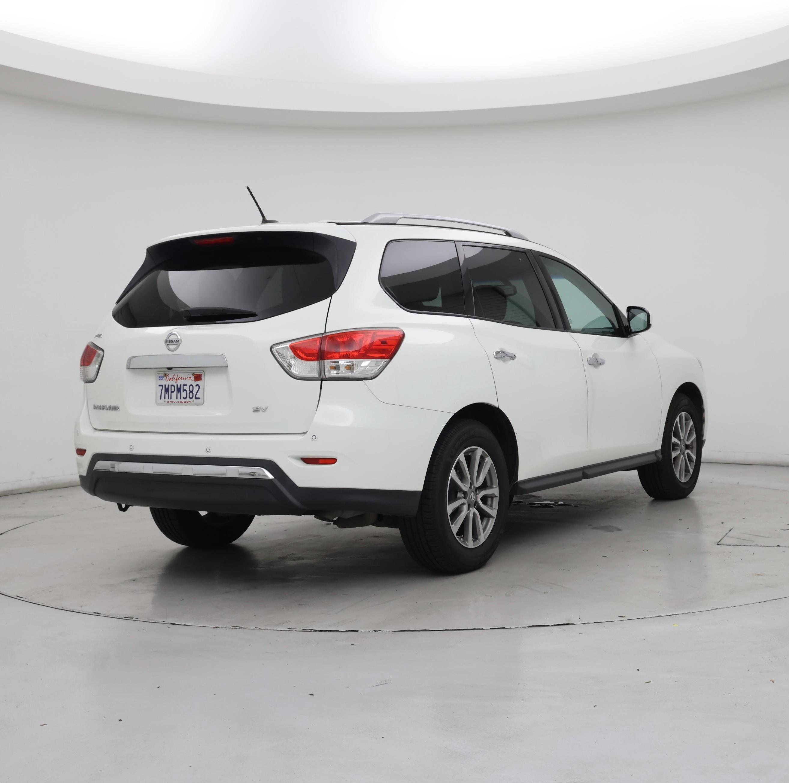 Thumbnail: 2015 Nissan Pathfinder - 8