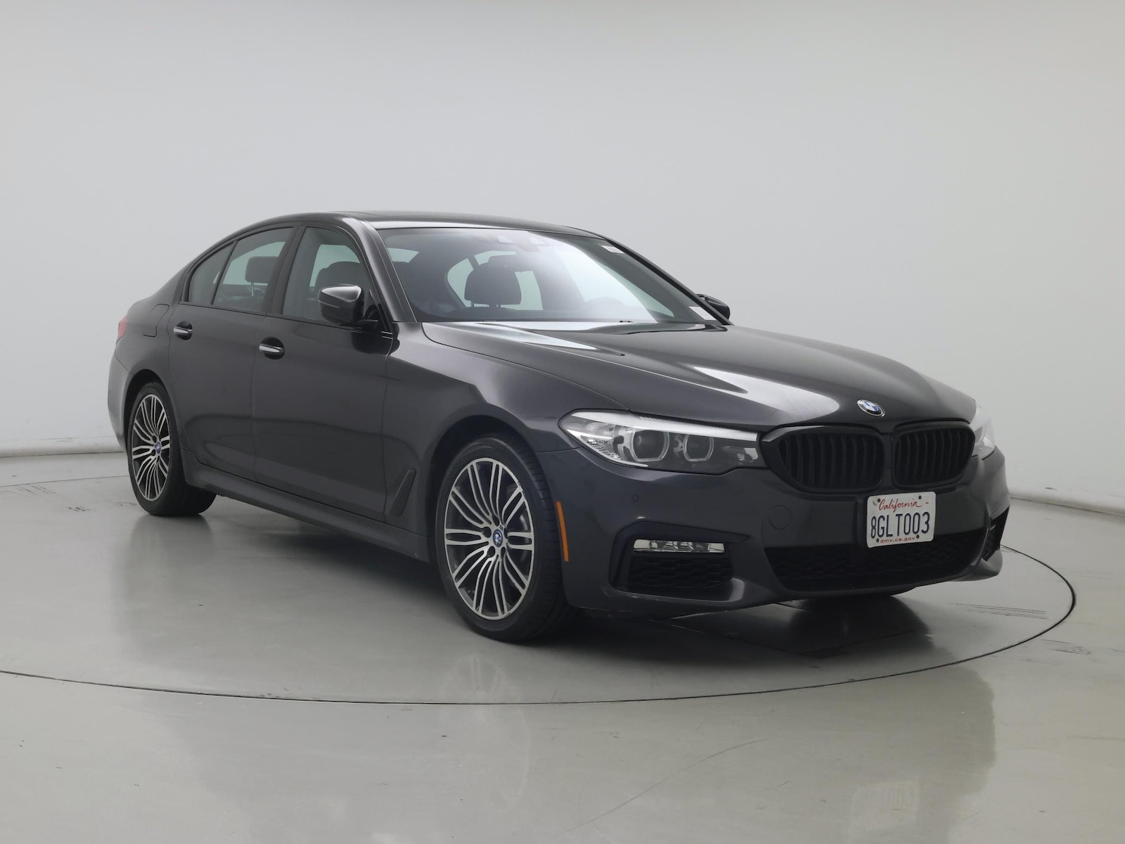 2018 BMW 5 Series 530e - Photo 2