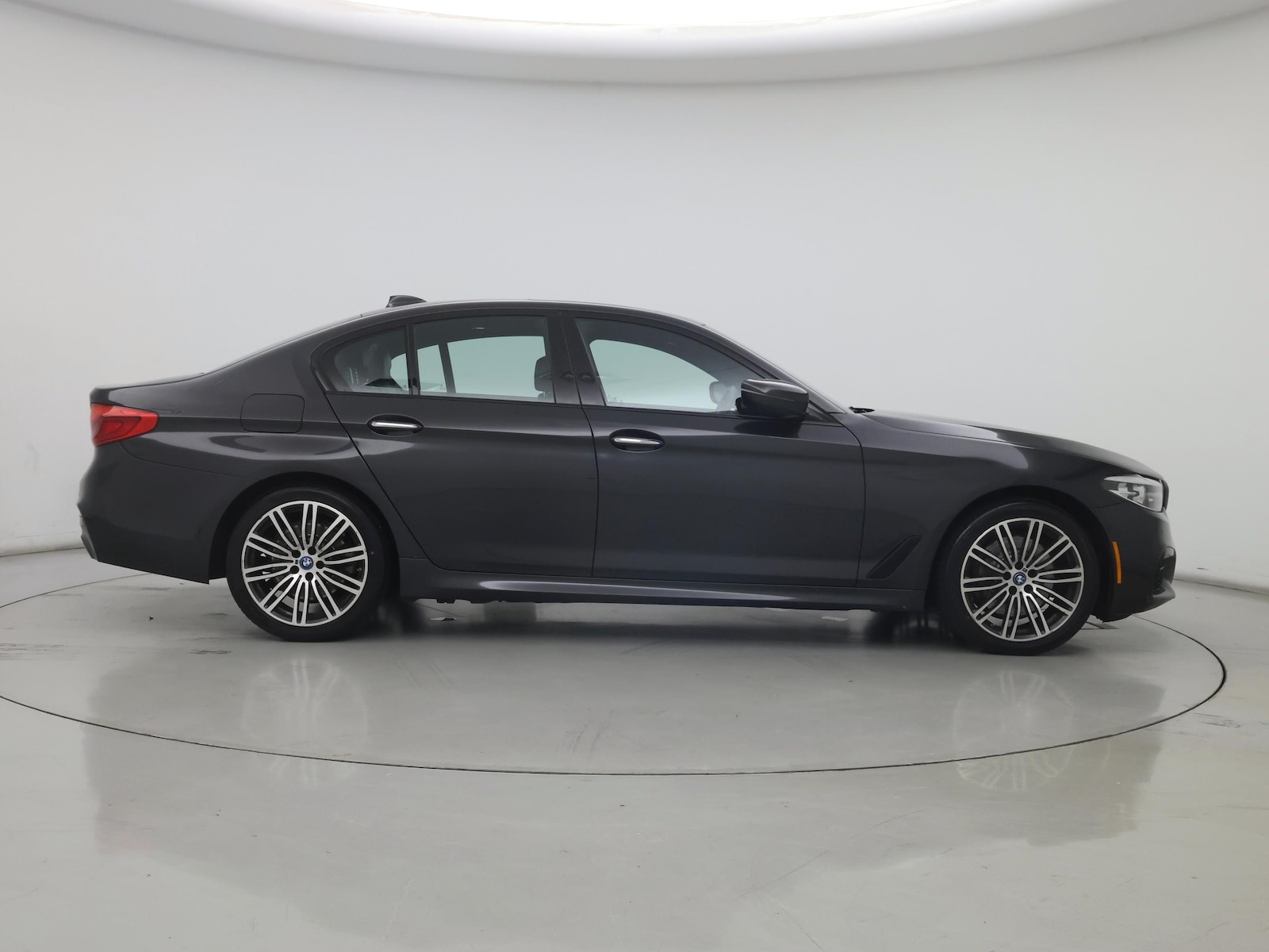 2018 BMW 5 Series 530e - Photo 8