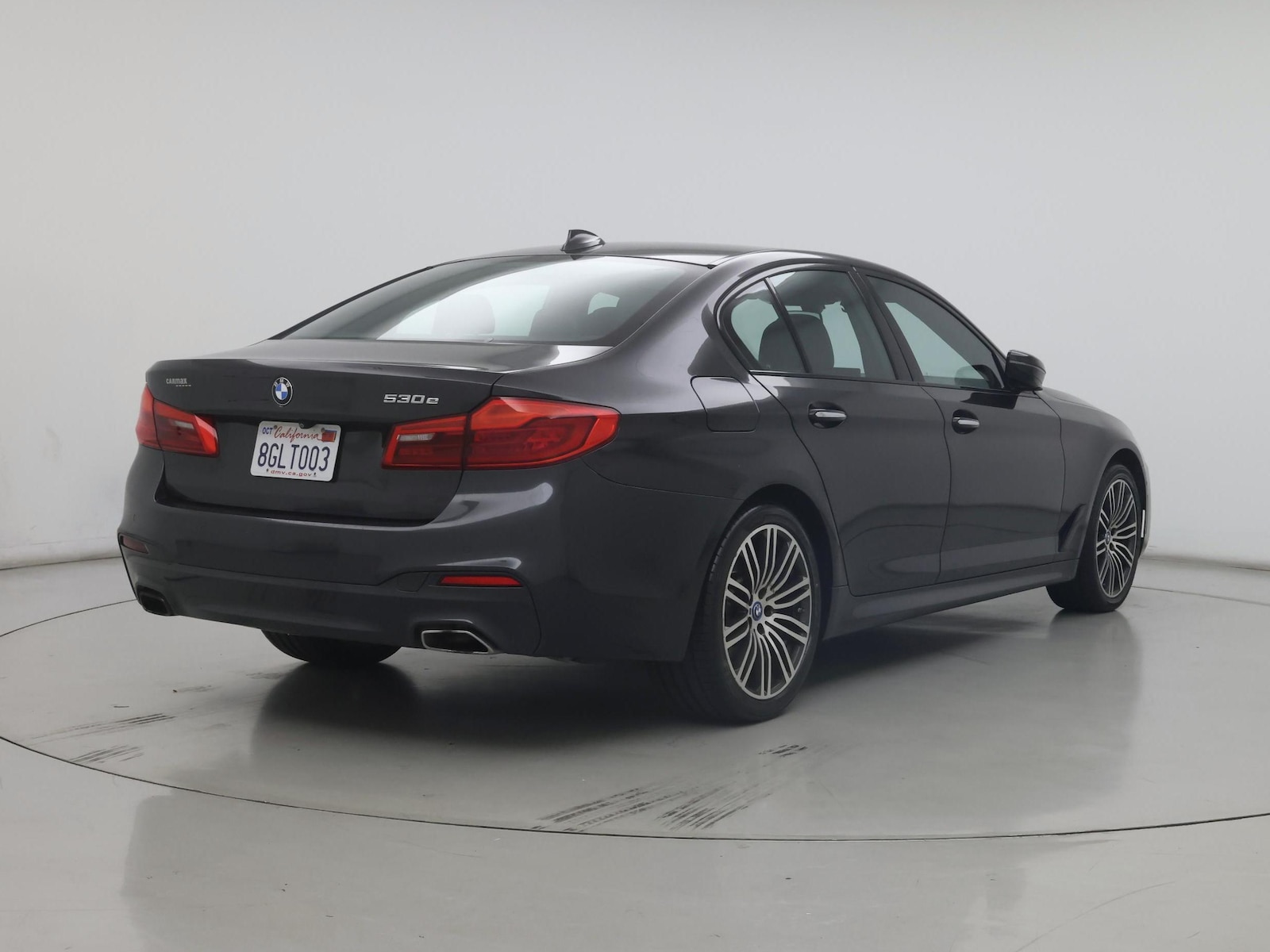 2018 BMW 5 Series 530e - Photo 9