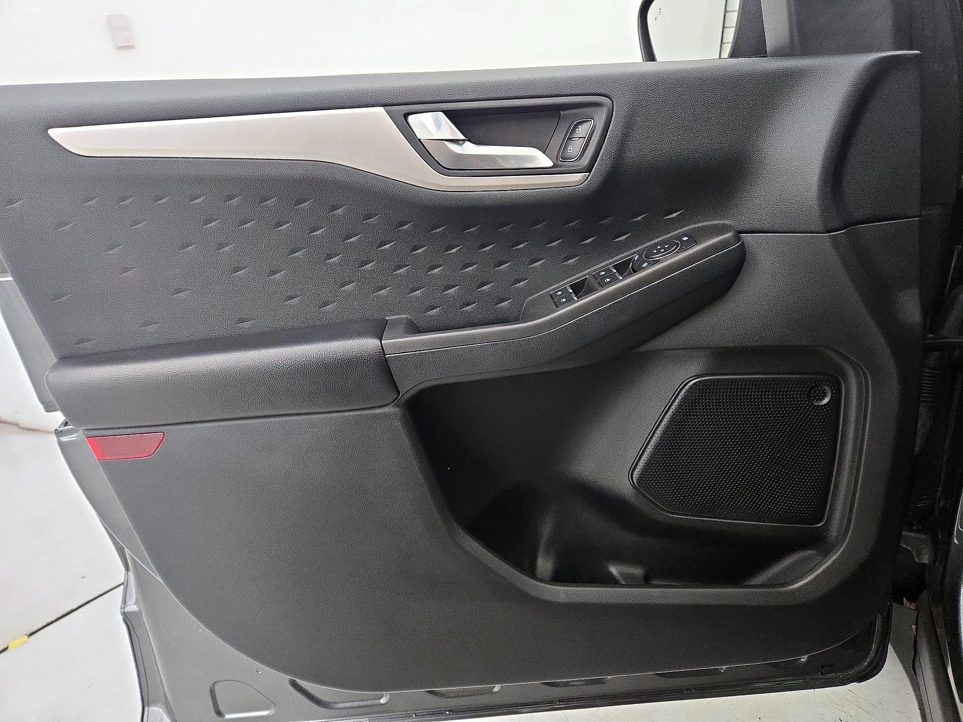 Thumbnail: 2020 Ford Escape - 12