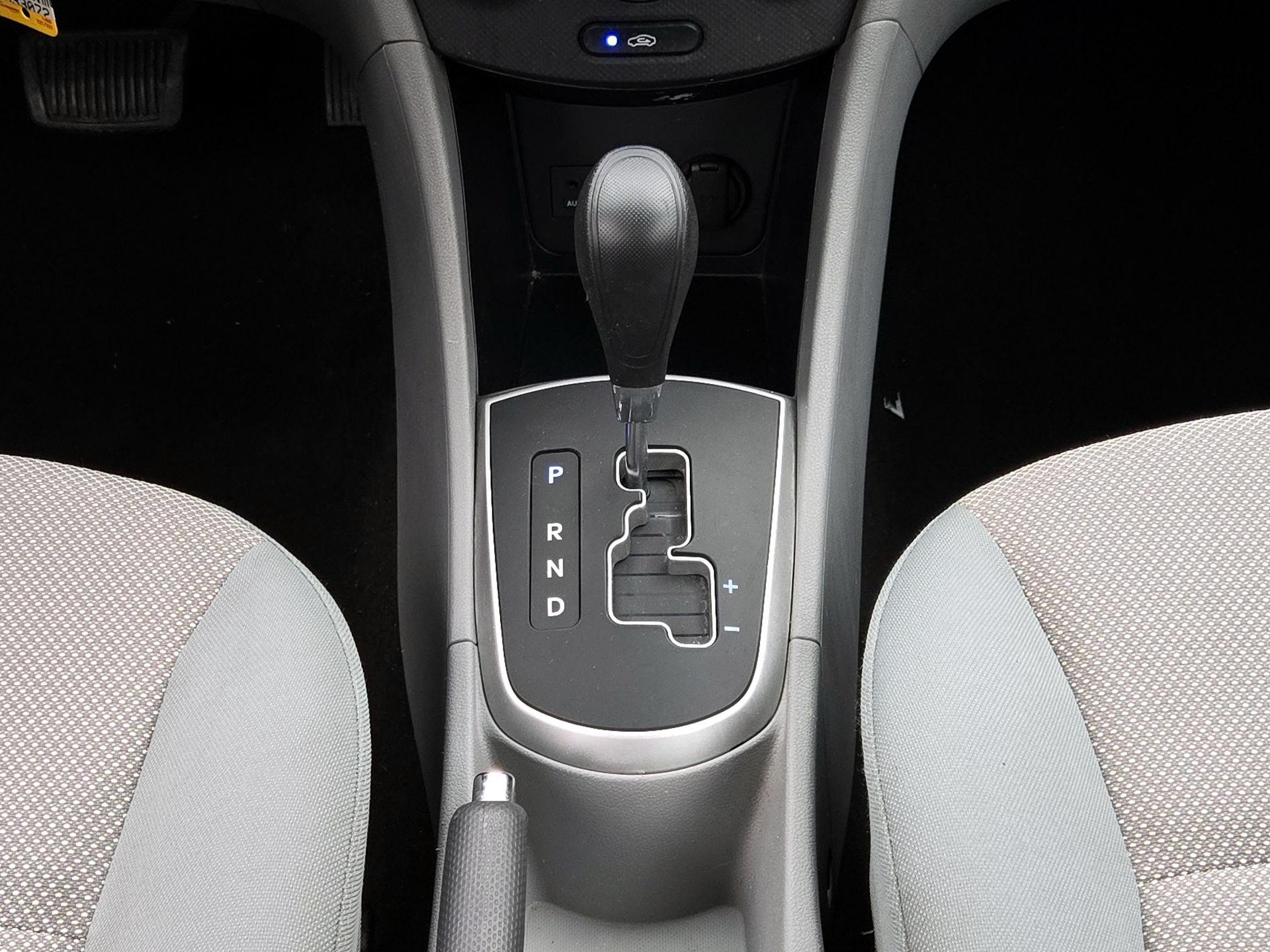 Thumbnail: 2014 Hyundai Accent - 16
