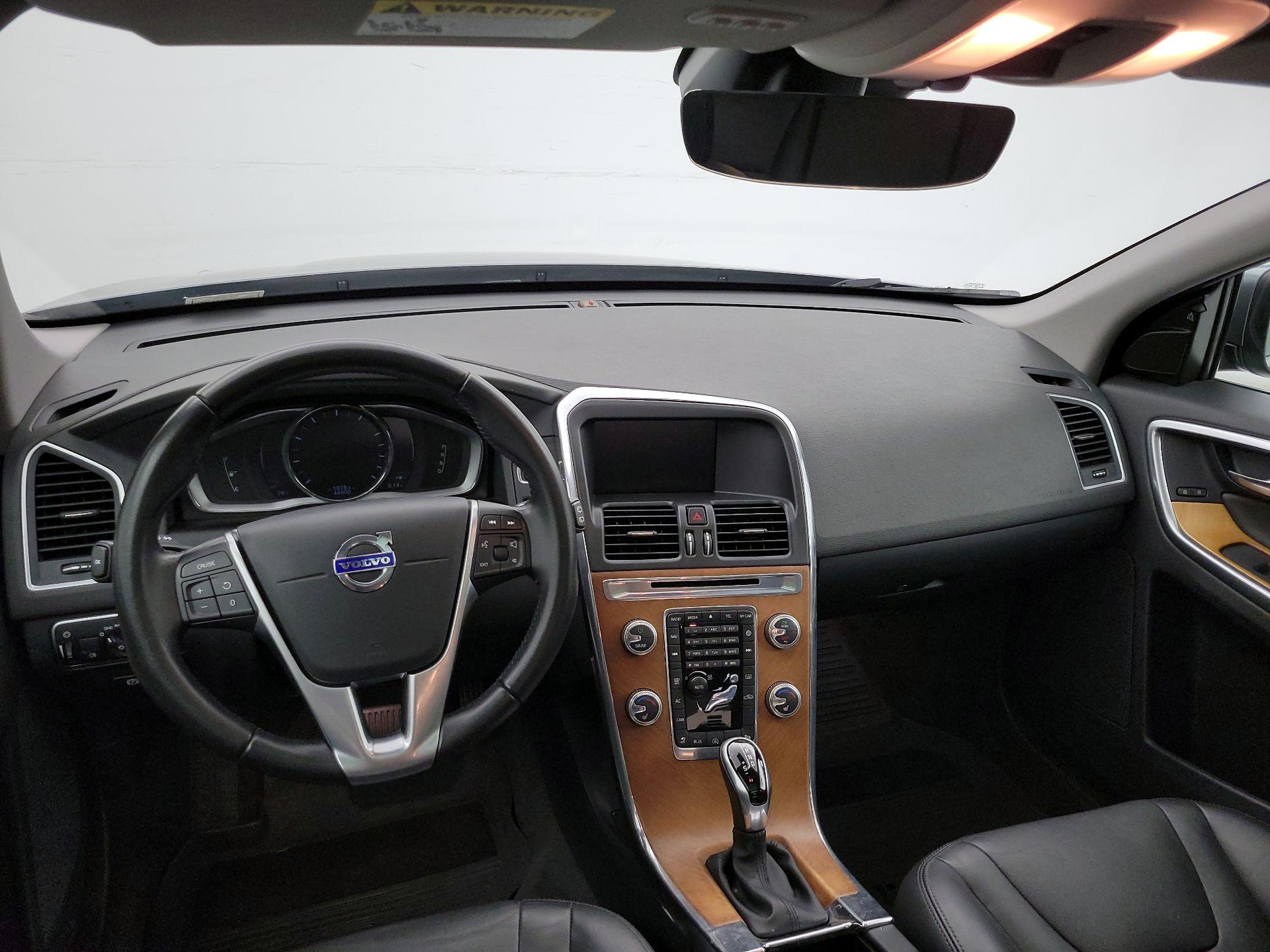 Thumbnail: 2017 Volvo XC60 - 9