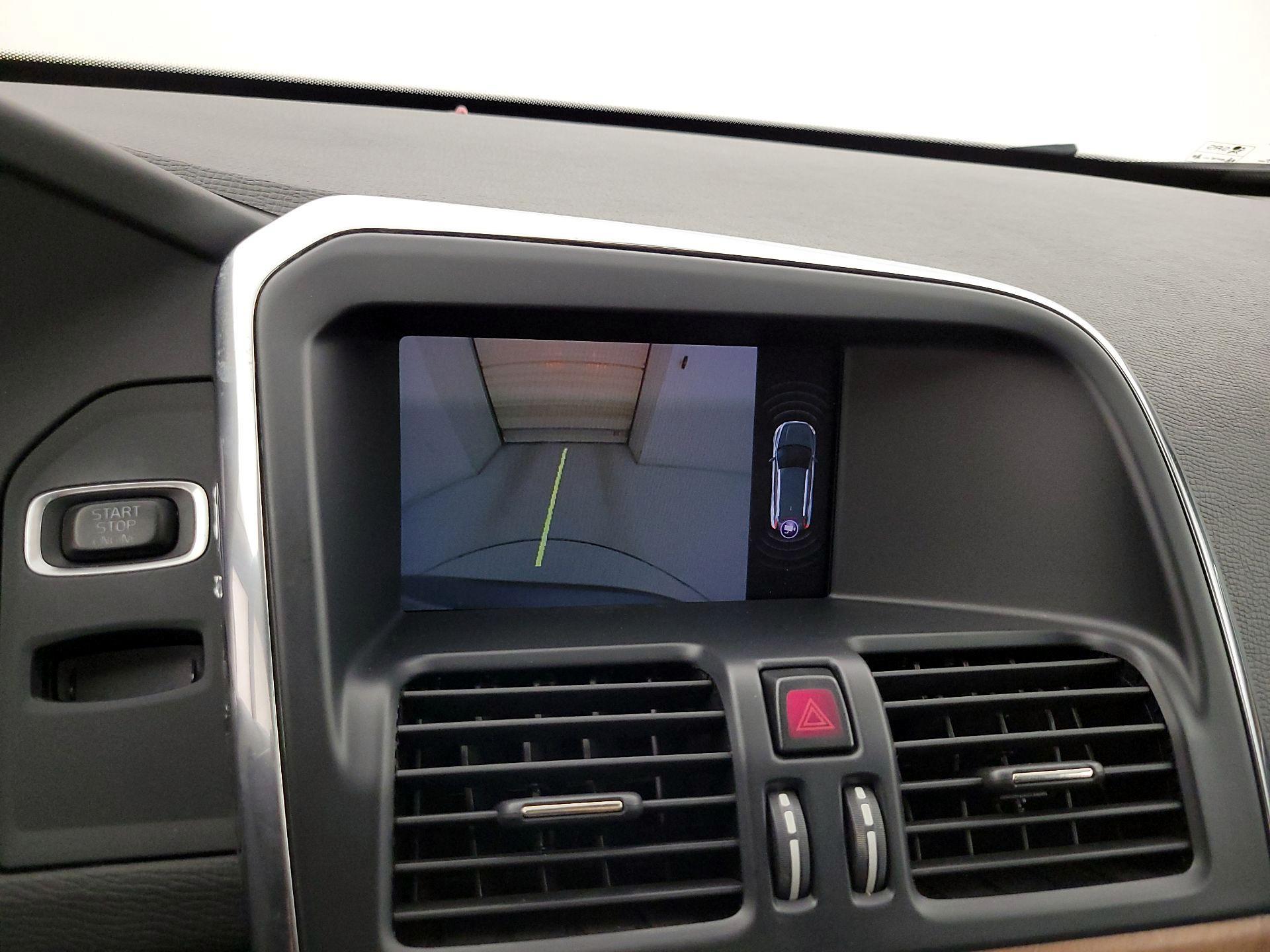 Thumbnail: 2017 Volvo XC60 - 15