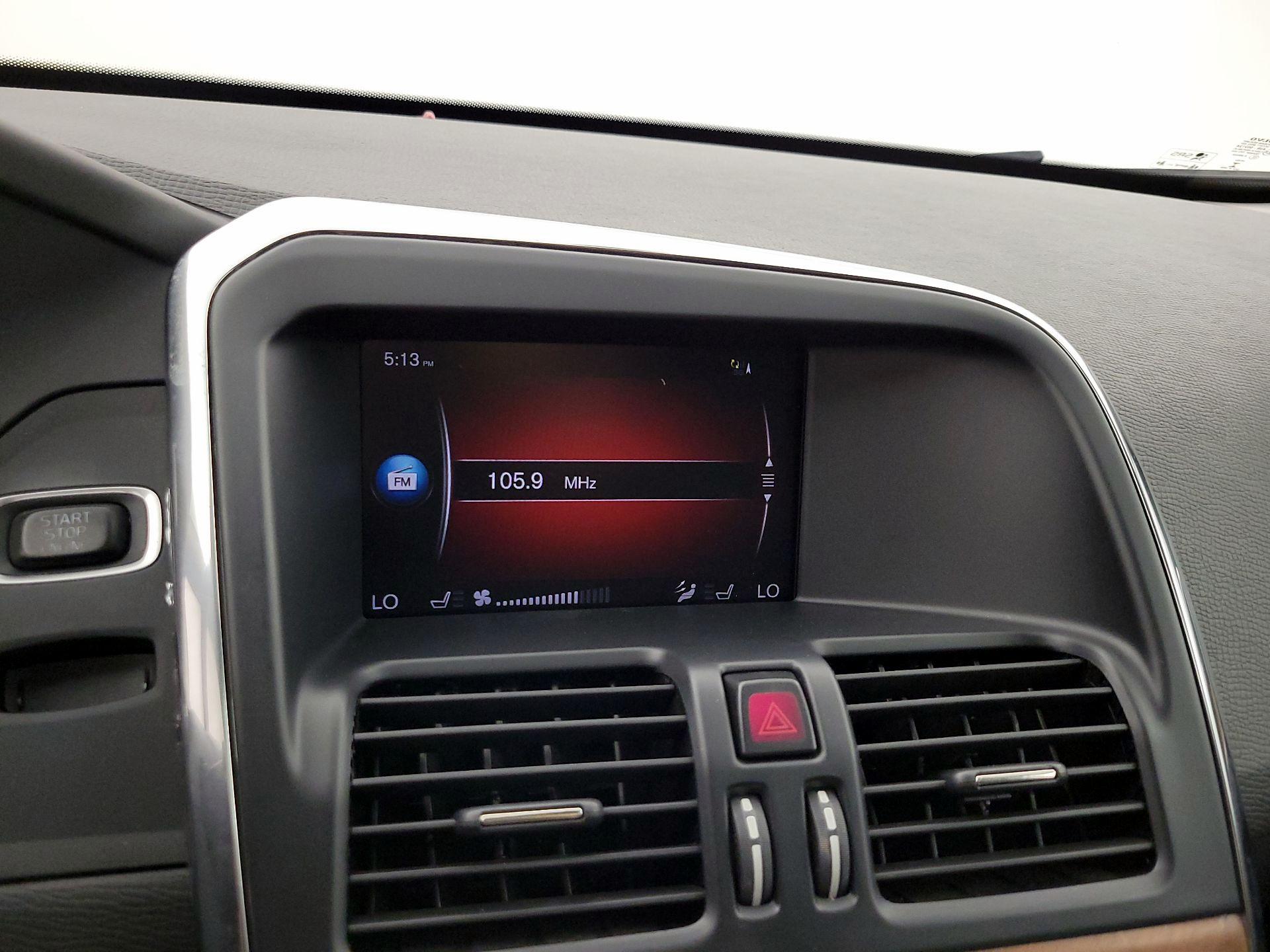 Thumbnail: 2017 Volvo XC60 - 16