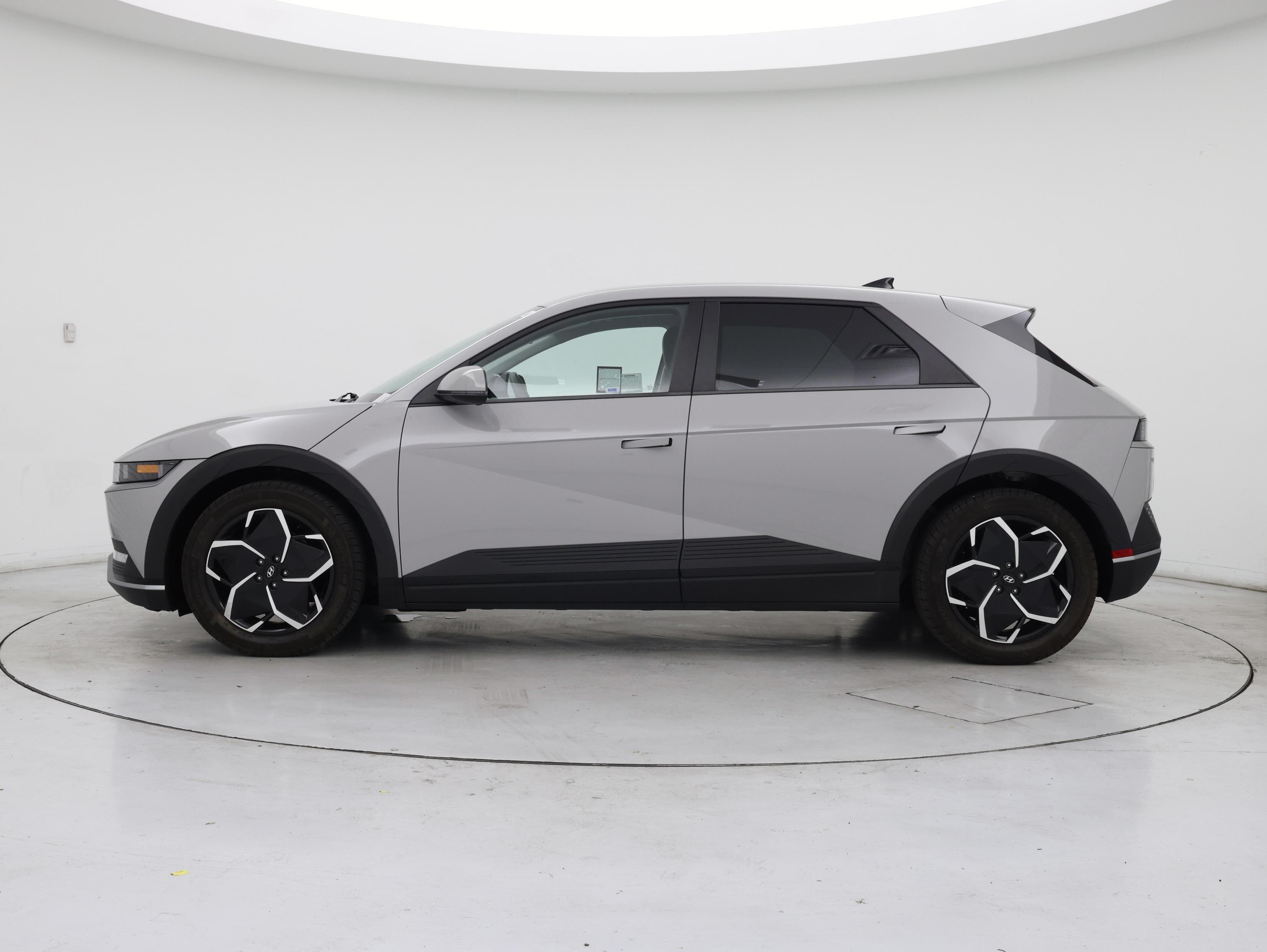 Thumbnail: 2024 Hyundai Ioniq 5 - 3