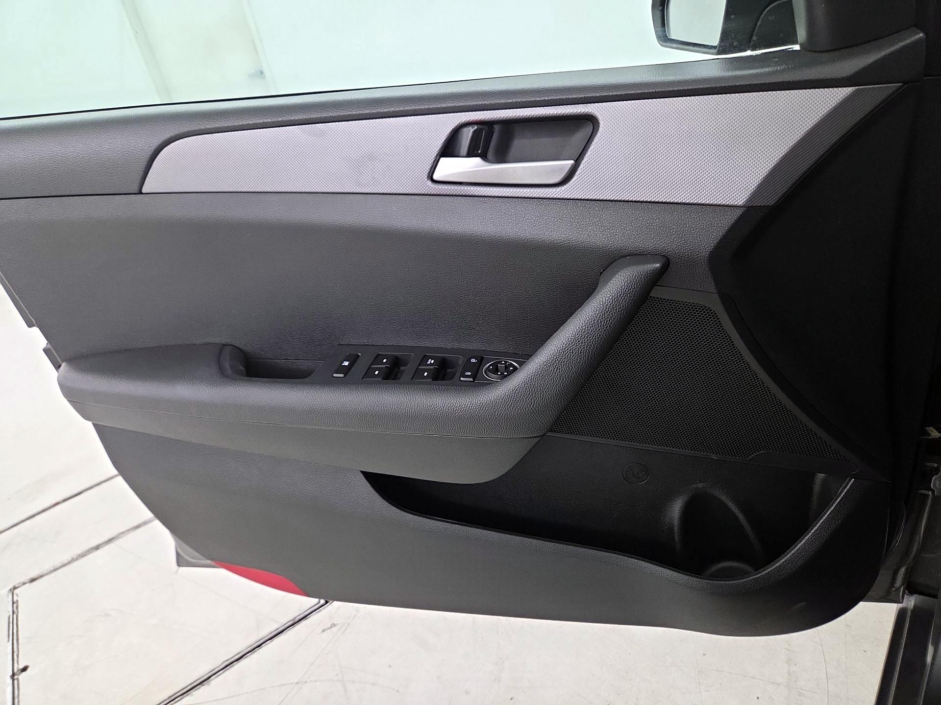 Thumbnail: 2019 Hyundai Sonata - 12