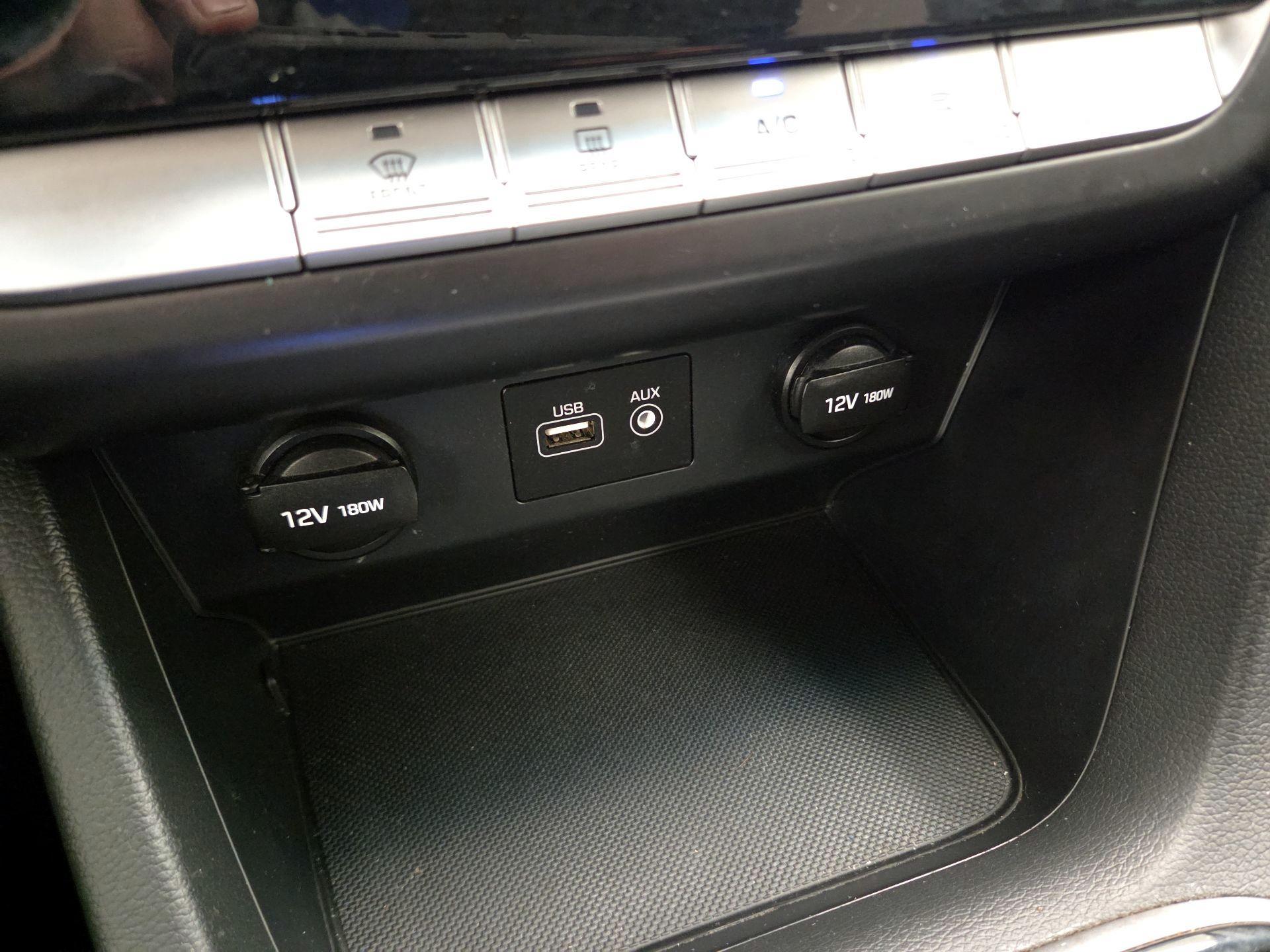 Thumbnail: 2019 Hyundai Sonata - 18