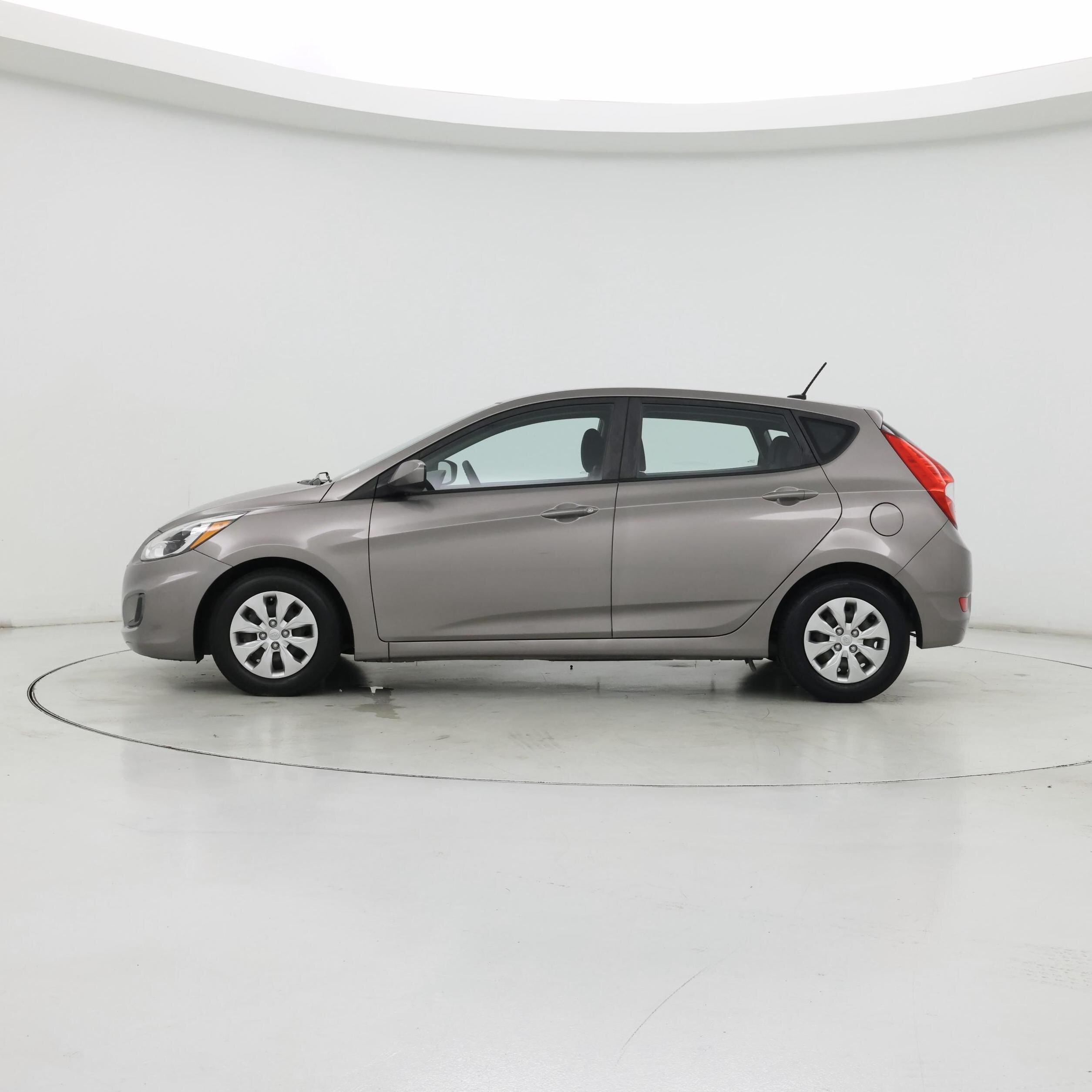 Thumbnail: 2017 Hyundai Accent - 3