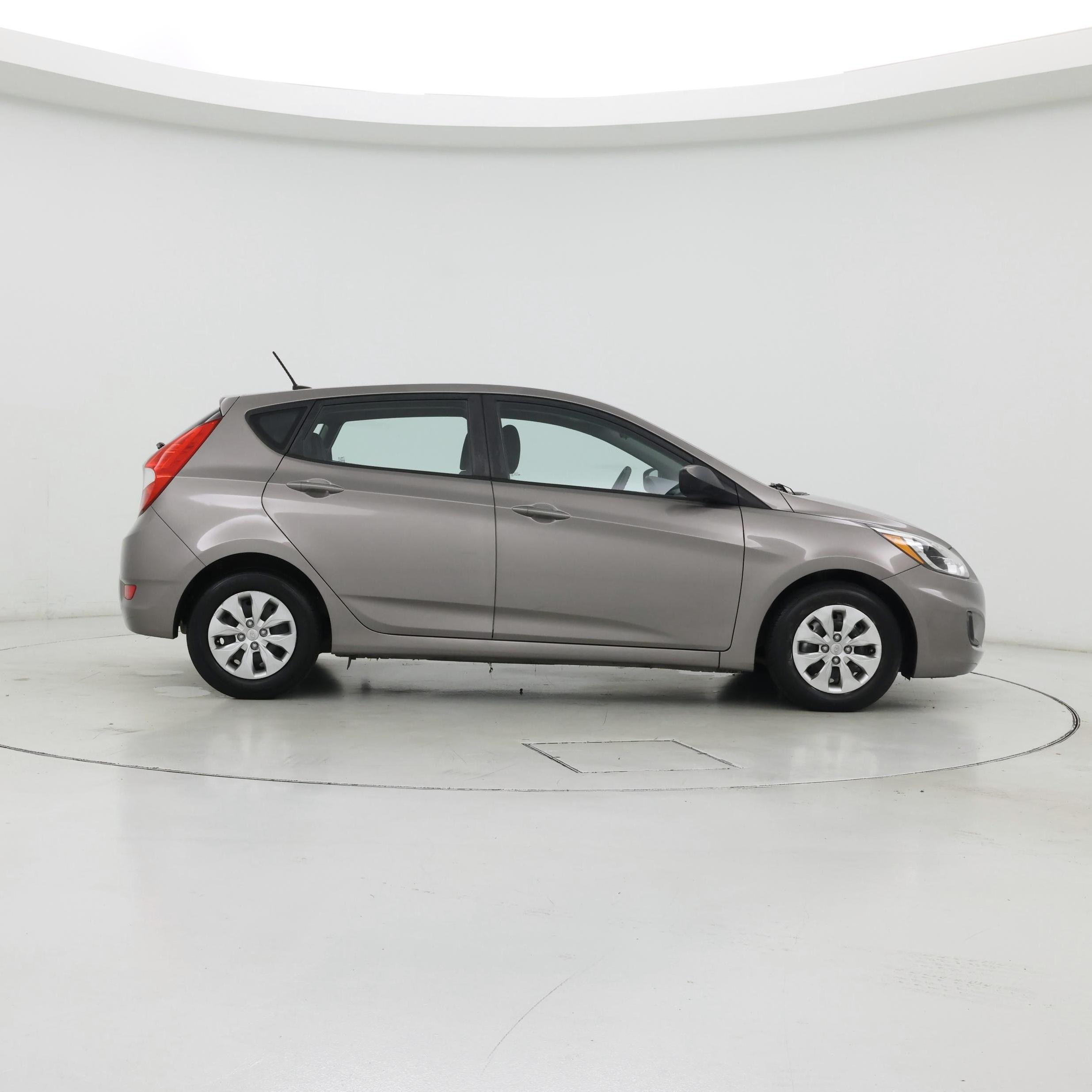 Thumbnail: 2017 Hyundai Accent - 7