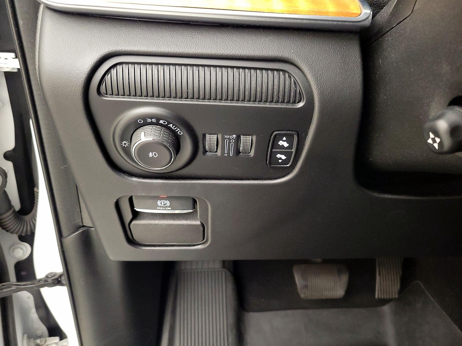 2022 Jeep Grand Wagoneer Series III - Photo 14