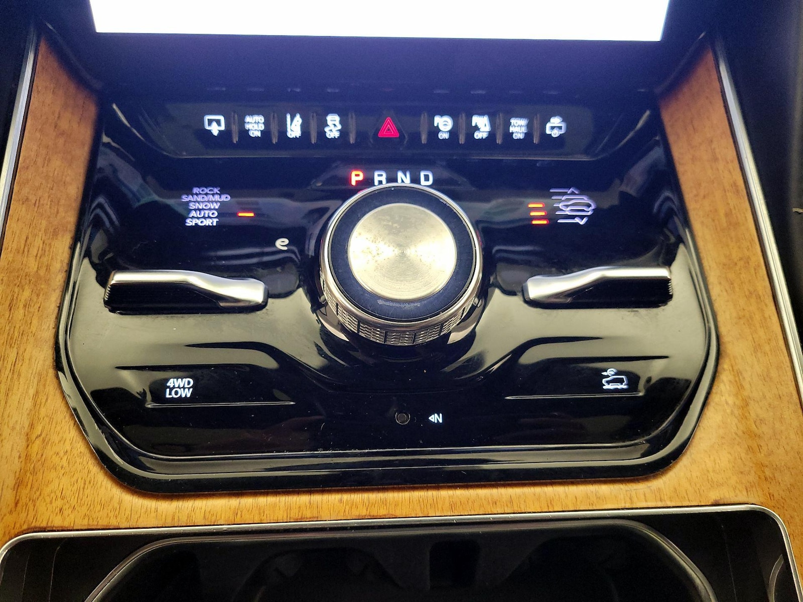 2022 Jeep Grand Wagoneer Series III - Photo 19