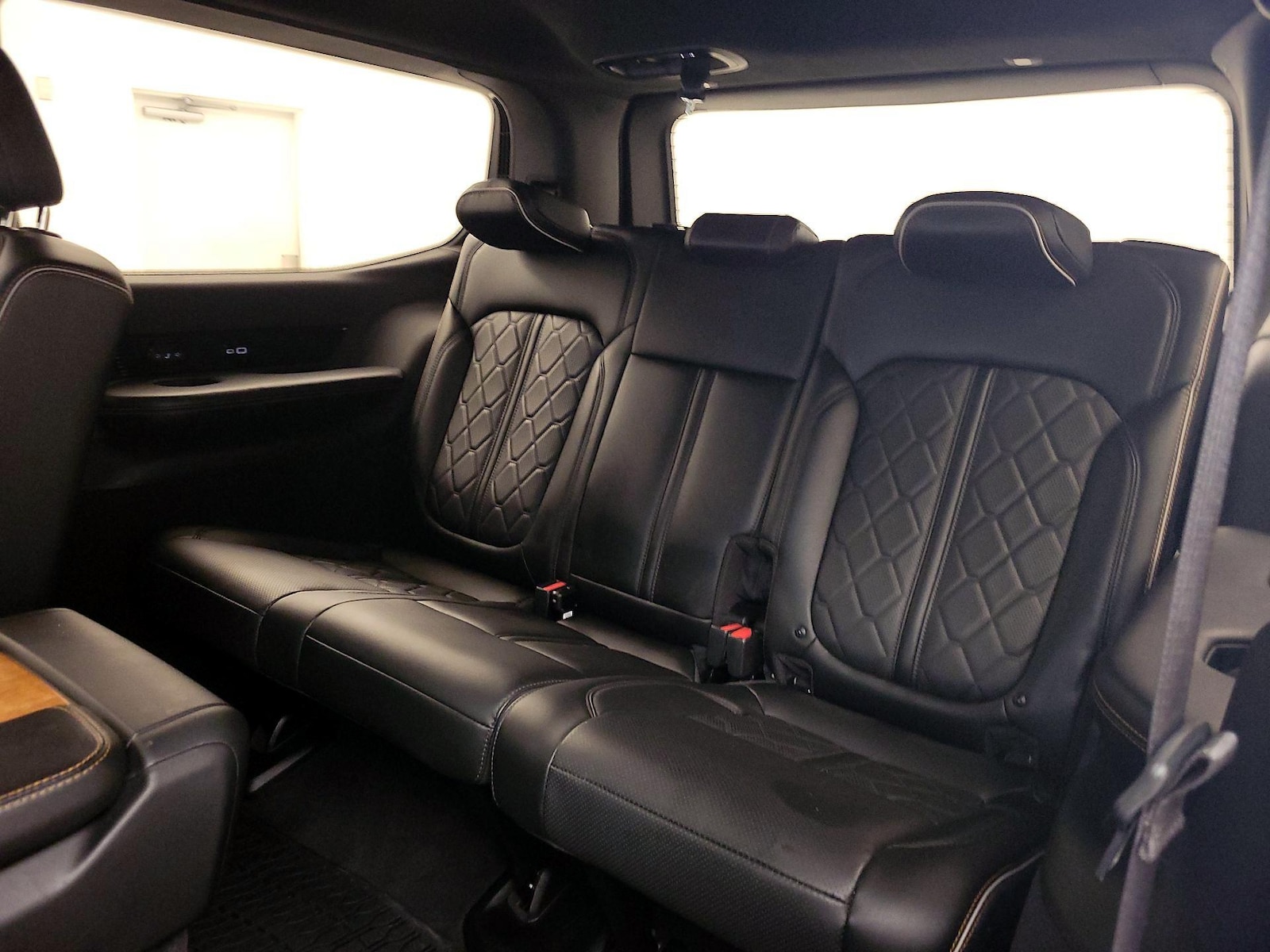 2022 Jeep Grand Wagoneer Series III - Photo 22