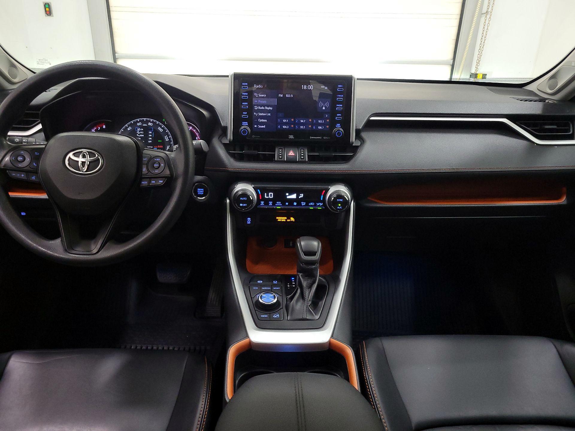 Thumbnail: 2019 Toyota RAV4 - 9