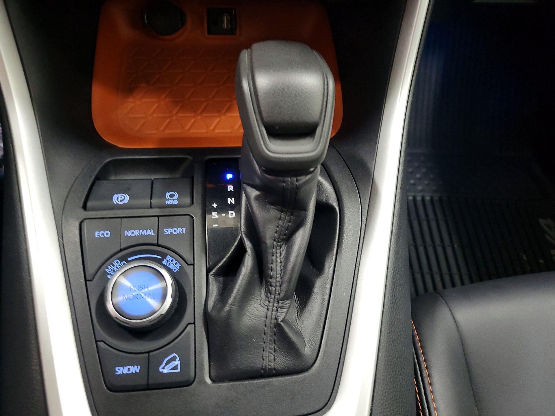 Thumbnail: 2019 Toyota RAV4 - 17