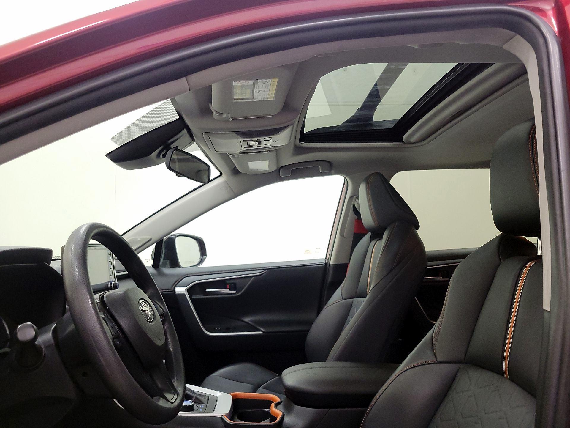 Thumbnail: 2019 Toyota RAV4 - 19