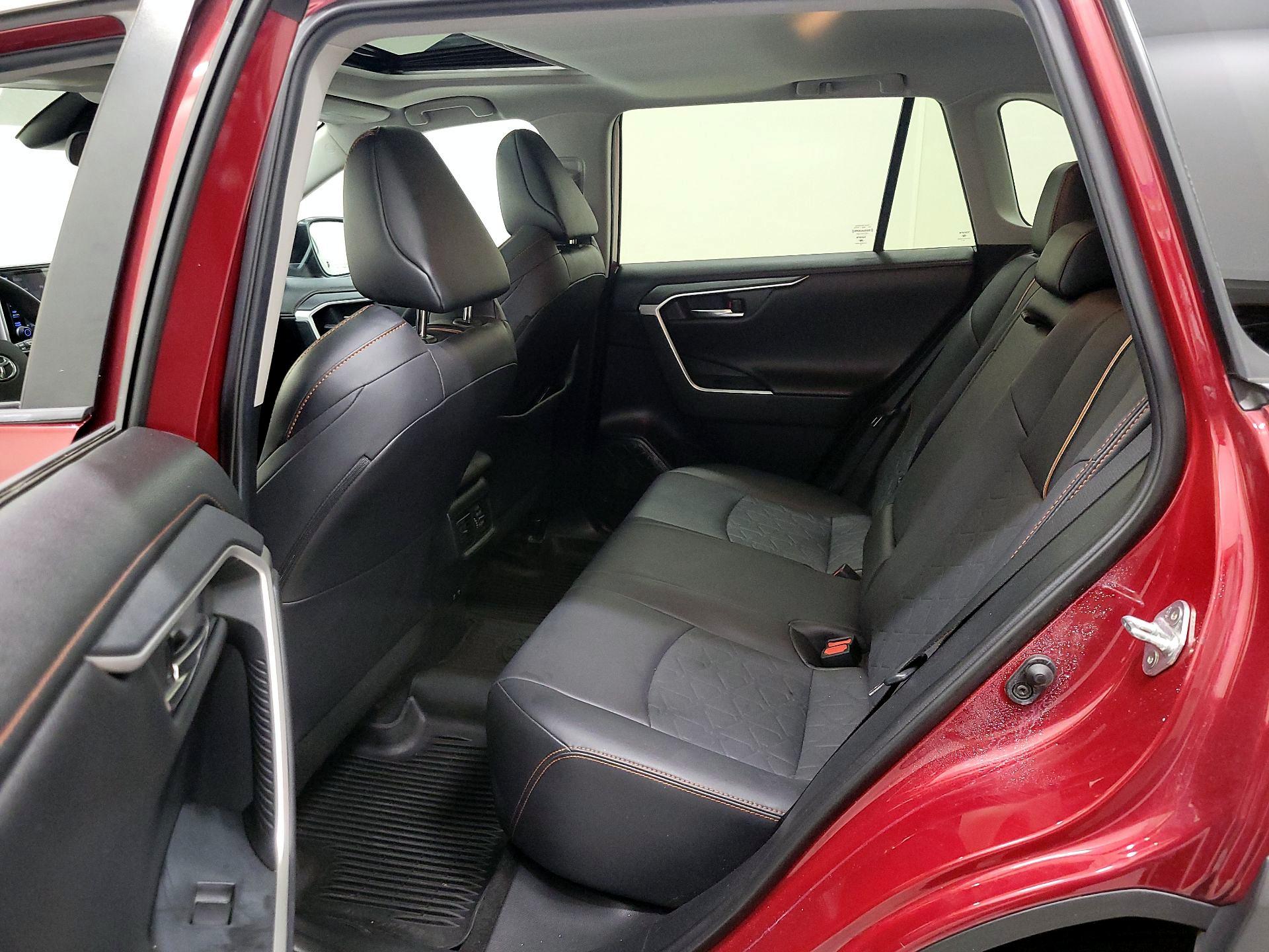 Thumbnail: 2019 Toyota RAV4 - 20