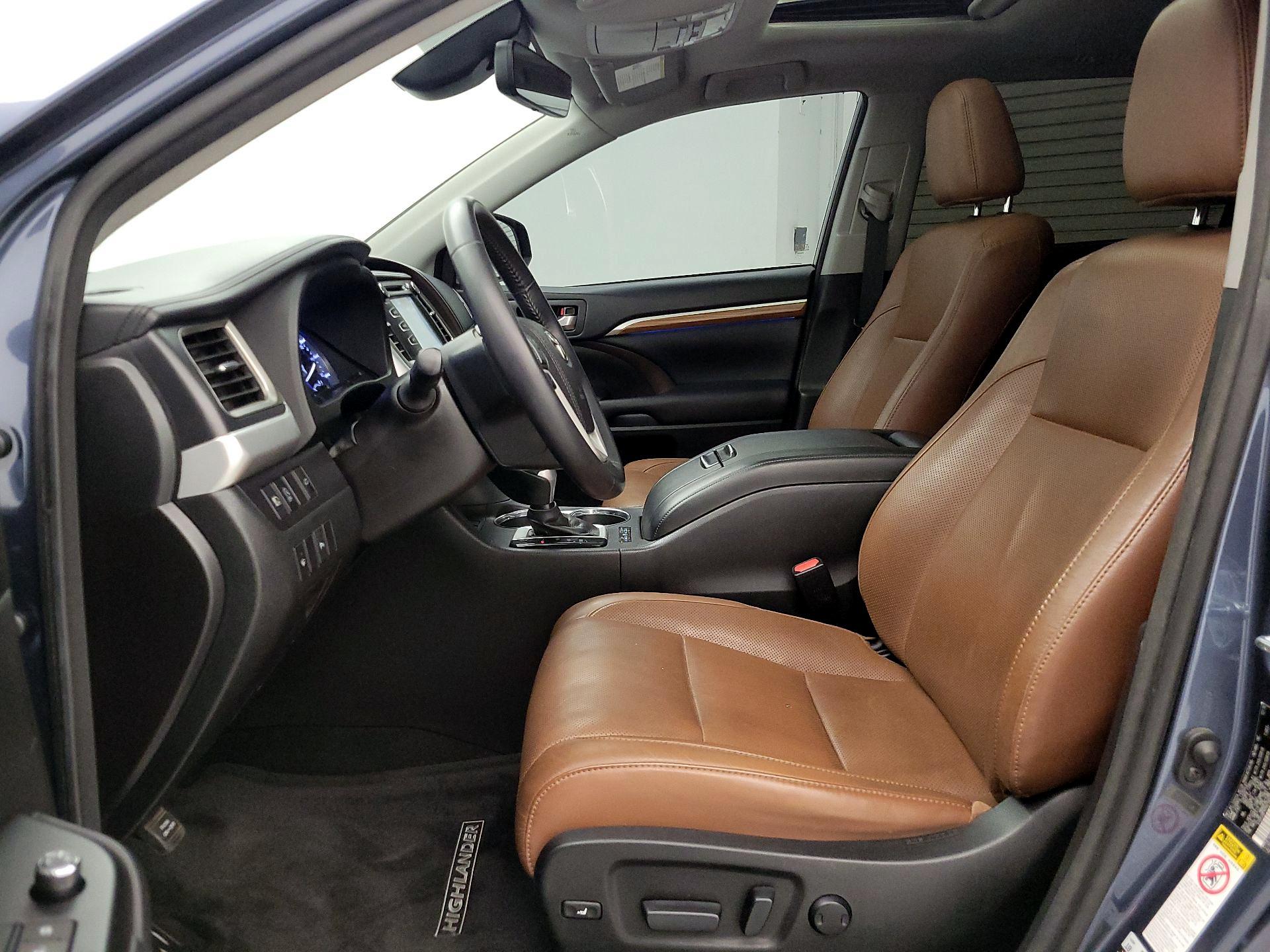Thumbnail: 2017 Toyota Highlander - 11