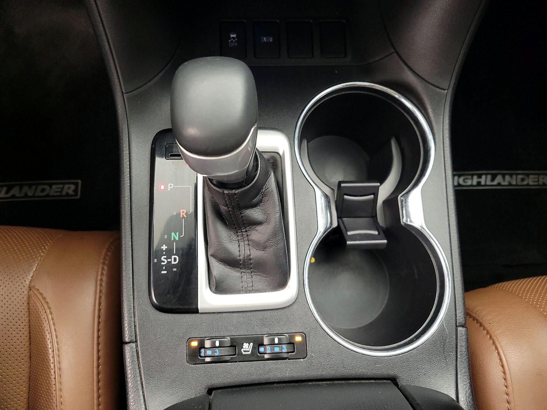 Thumbnail: 2017 Toyota Highlander - 17