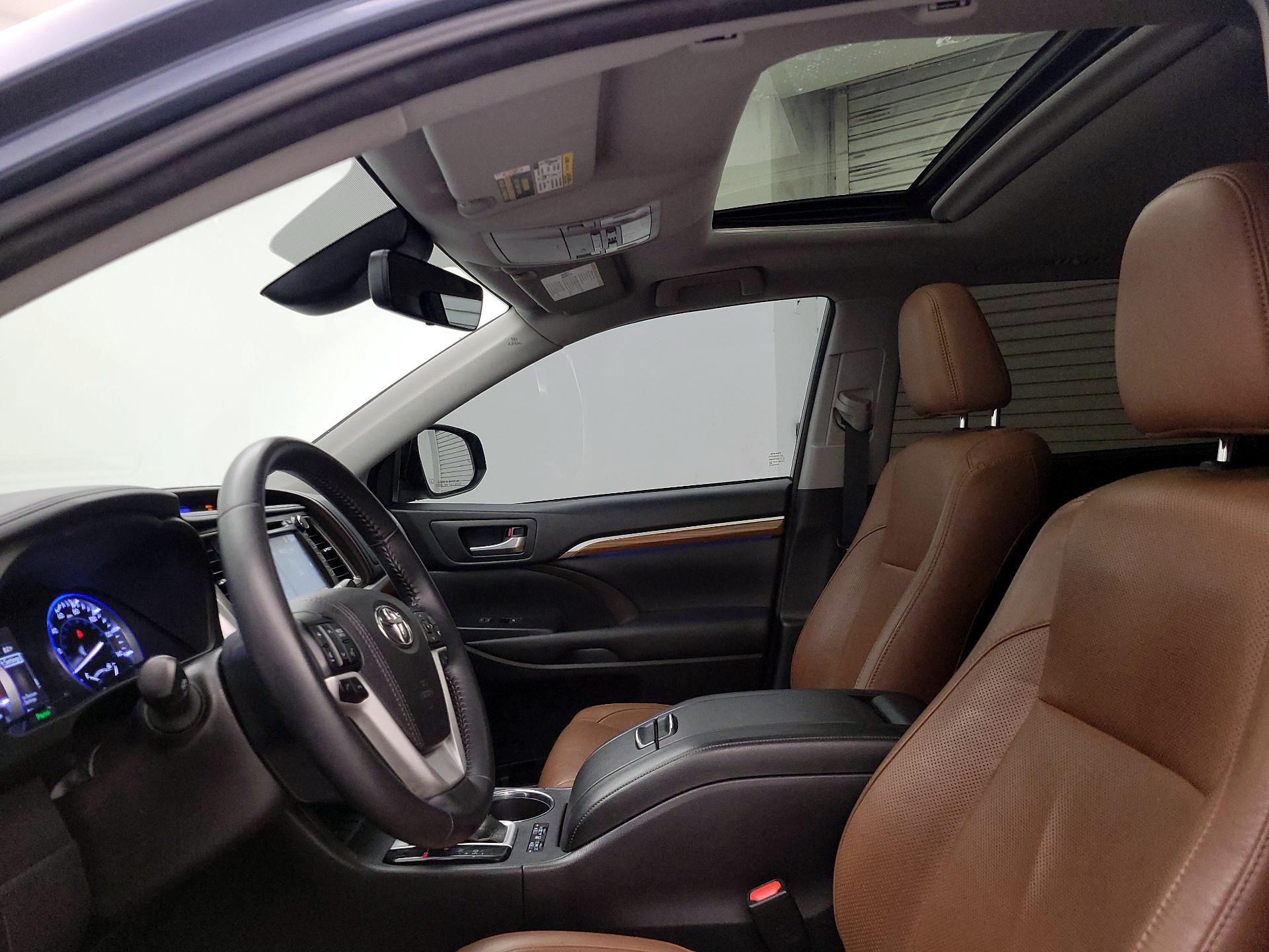 Thumbnail: 2017 Toyota Highlander - 19
