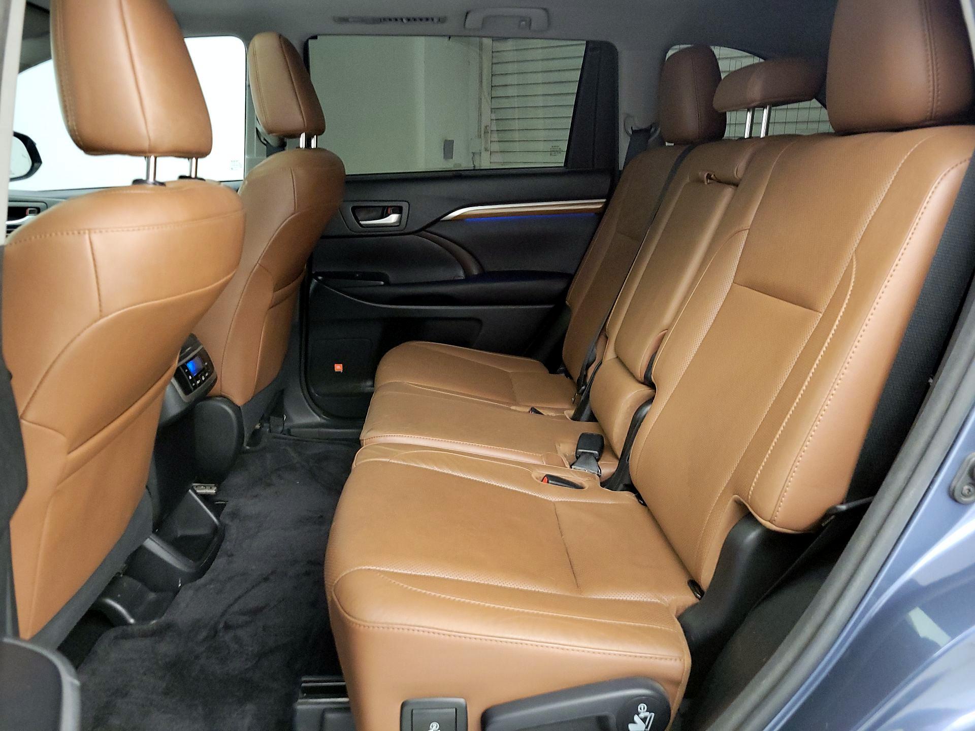Thumbnail: 2017 Toyota Highlander - 20
