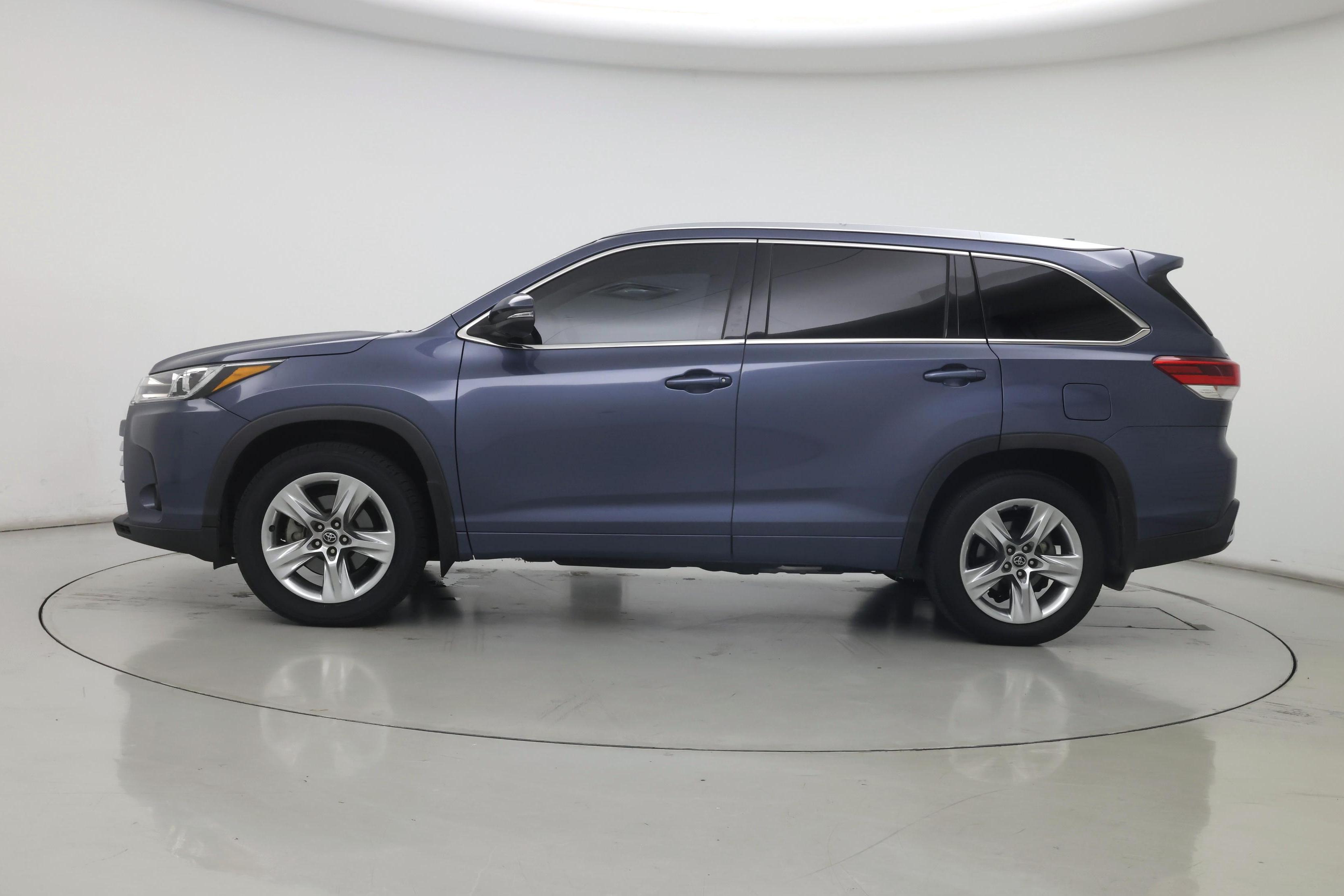 Thumbnail: 2017 Toyota Highlander - 3