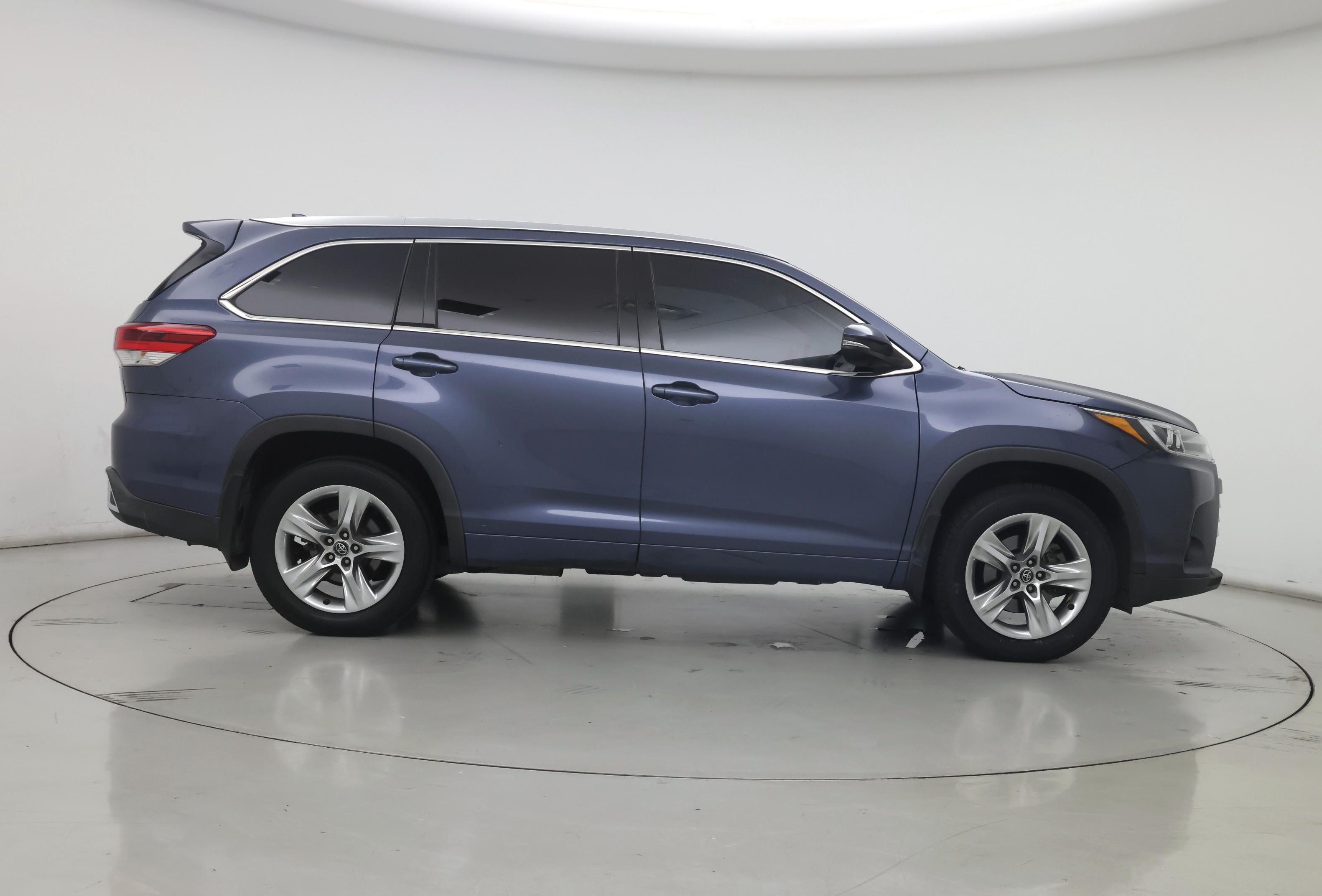 Thumbnail: 2017 Toyota Highlander - 7