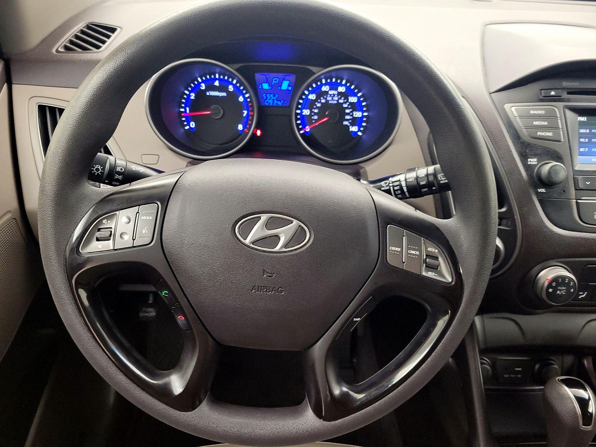 Thumbnail: 2015 Hyundai Tucson - 10