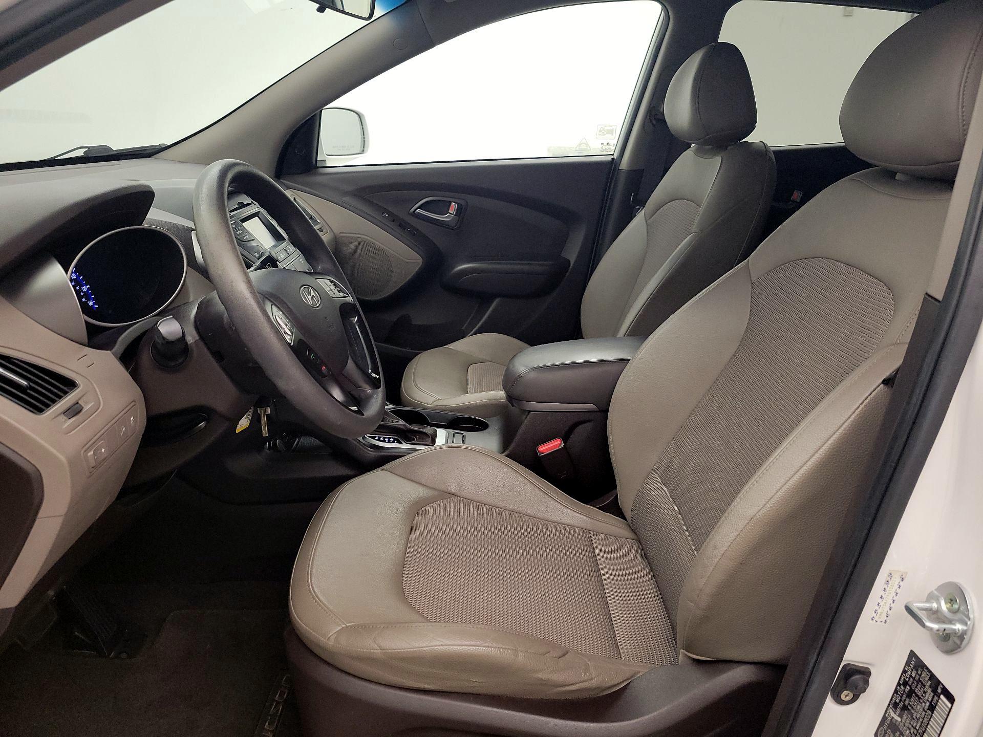 Thumbnail: 2015 Hyundai Tucson - 11